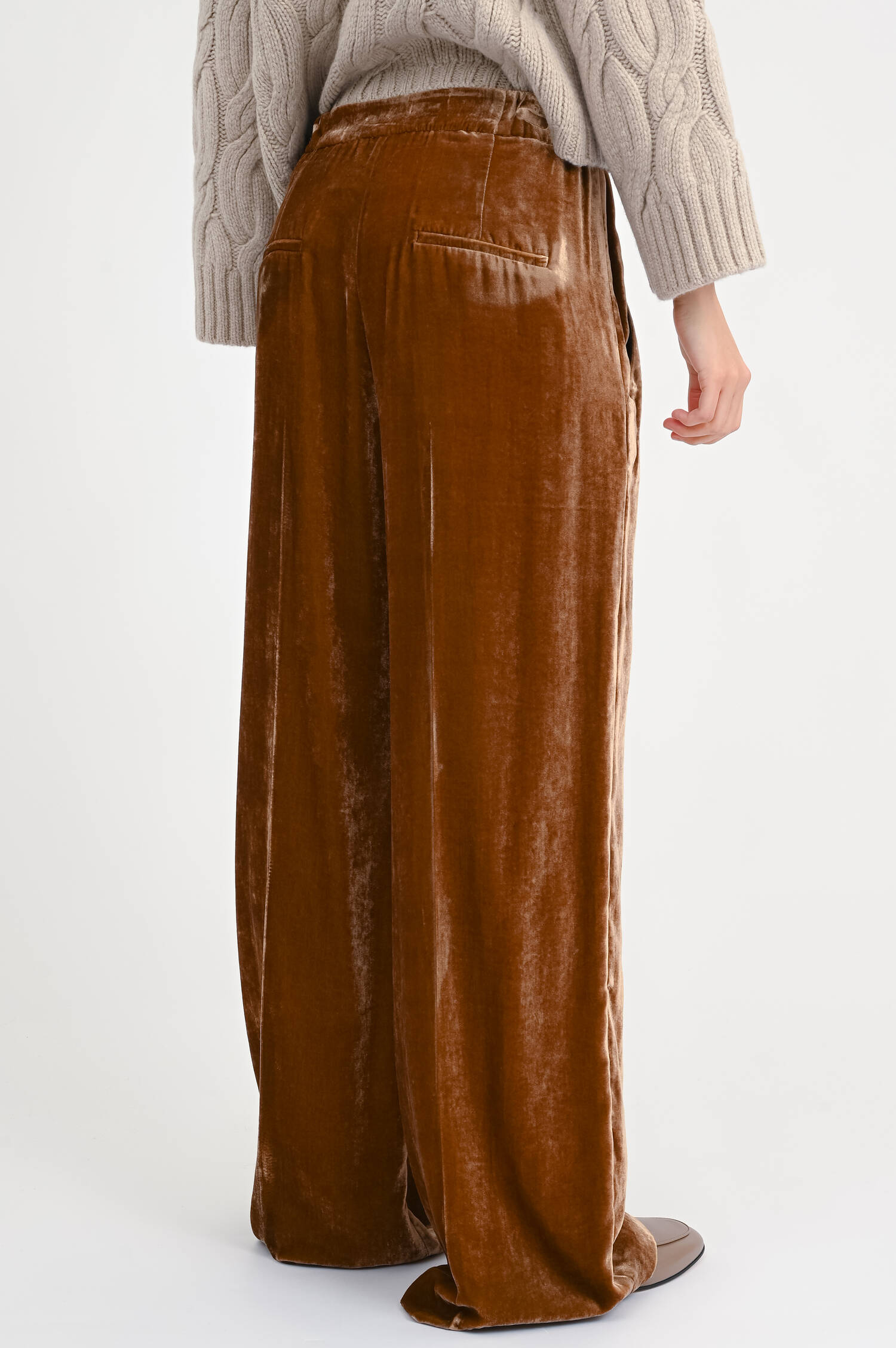 Samthose in Hazelnut