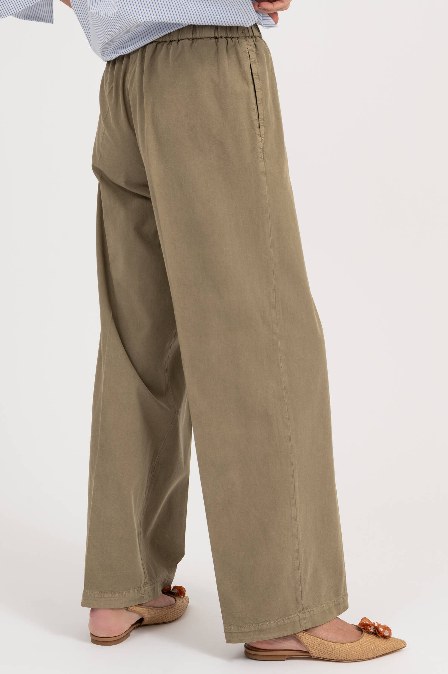 Hose mit weitem Bein in Oliv