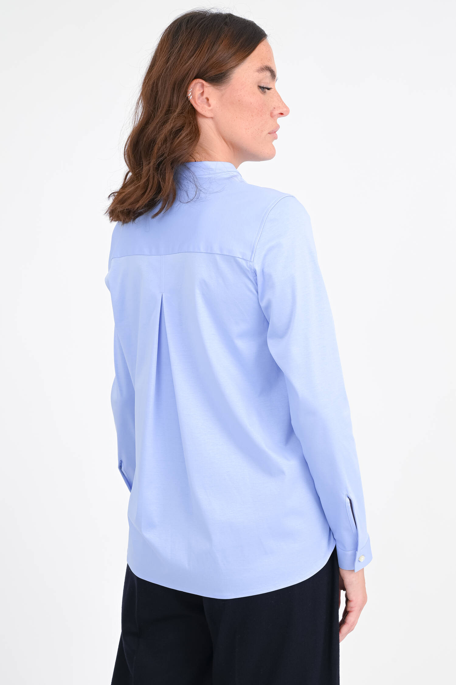 Blusen mit Stehkragen in Hellblau Blusen mit Stehkragen in Hellblau