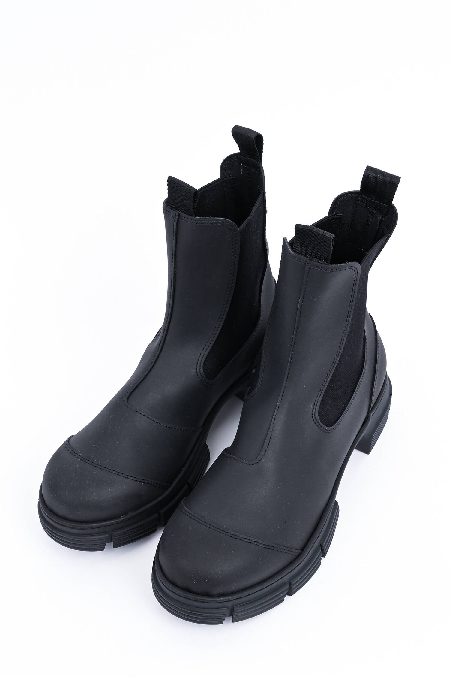 Recycelter Chelsea-Boot in Schwarz Recycelter Chelsea-Boot in Schwarz