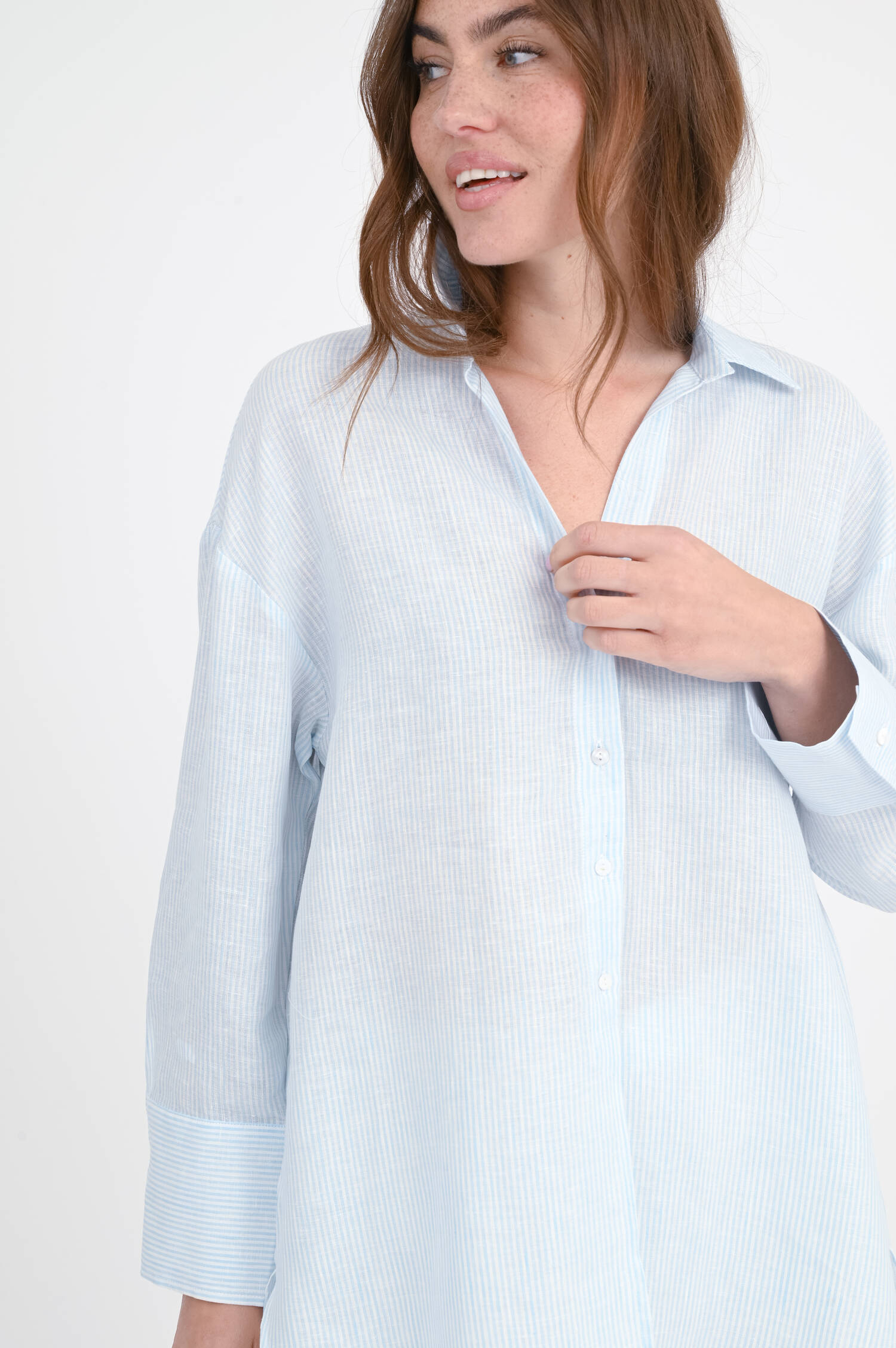 Leinenbluse OPOLLA in Türkis/Weiß schmal gestreift