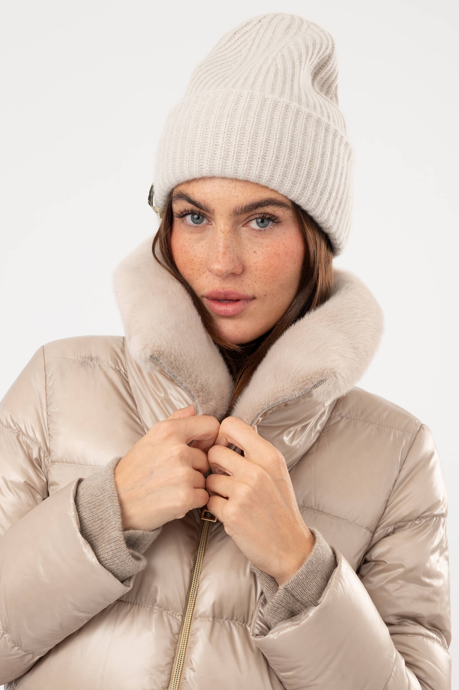 Cashmere-Beanie in Greige Cashmere-Beanie in Greige