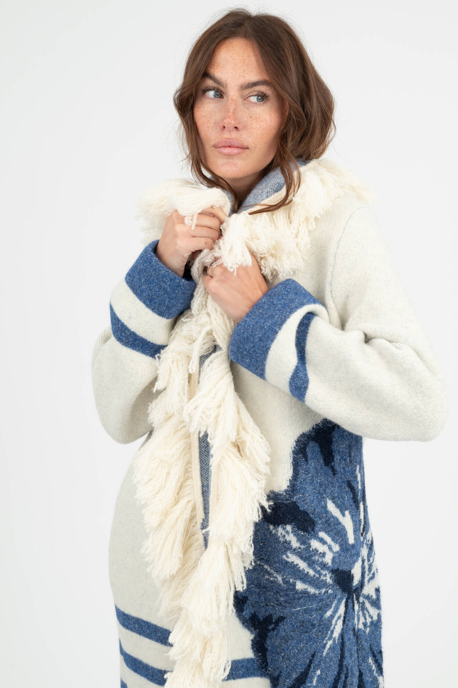 Woll-Mix Cardigan in Ecru/Blau