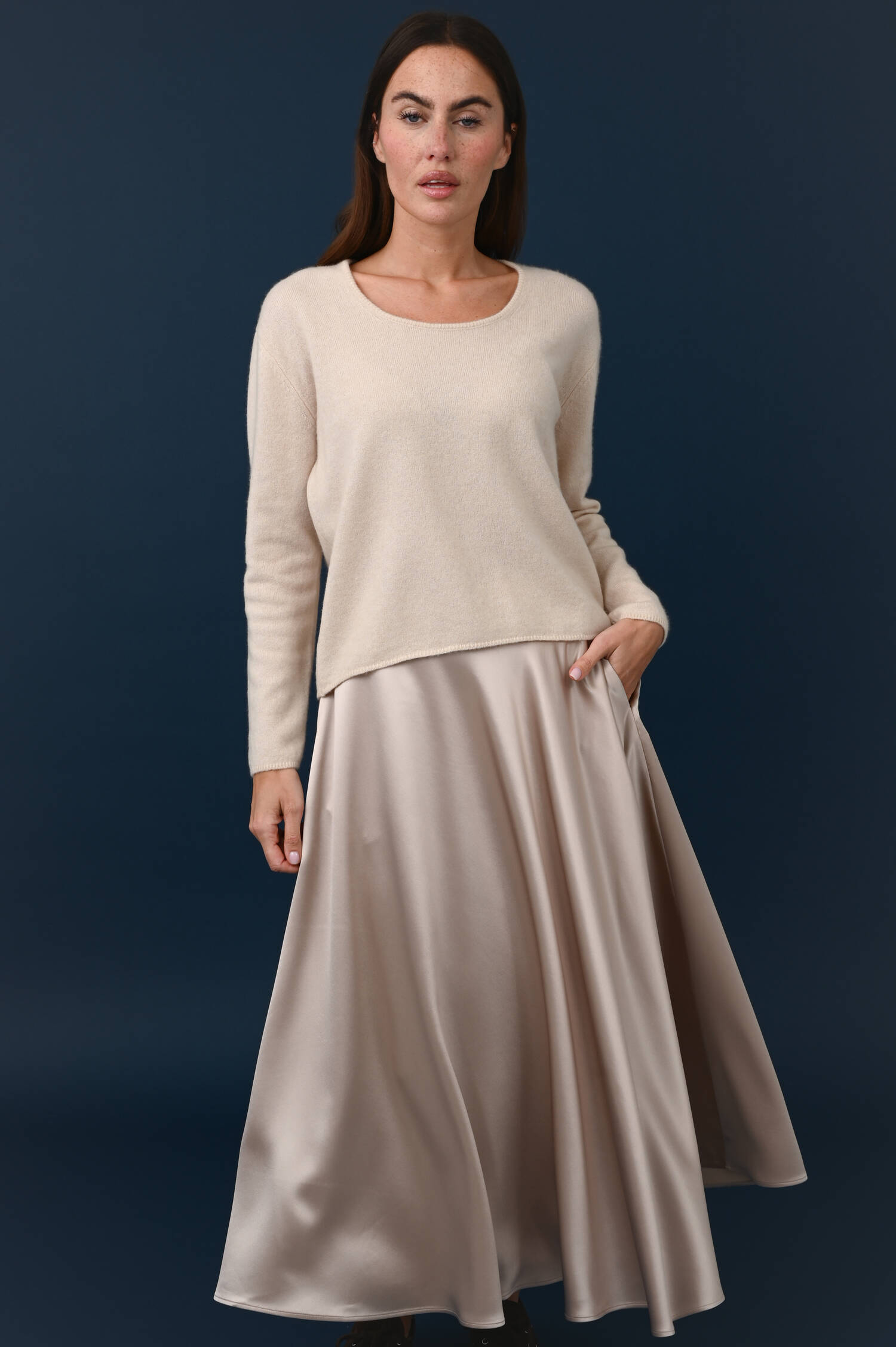 Cropped Pullover aus Cashmeremix in Dunebeige