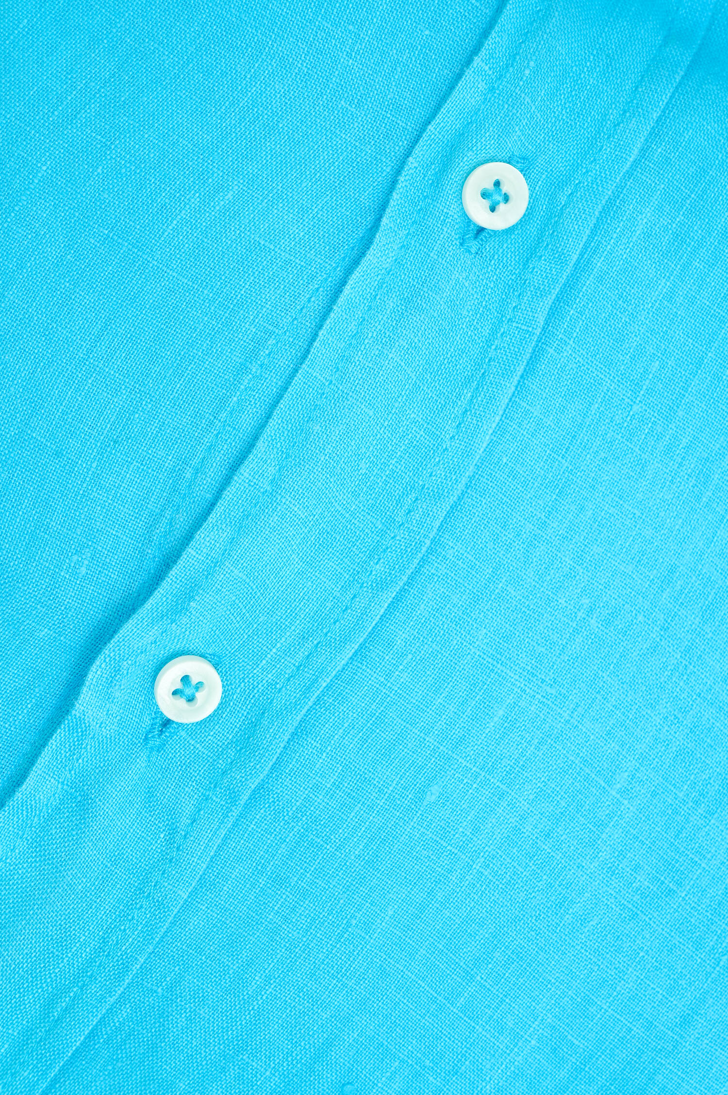 Leinenhemd in strahlendem Türkis