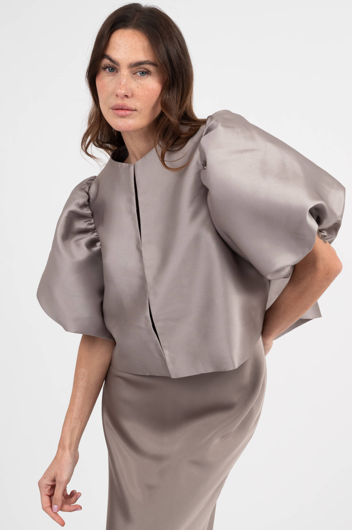 Blazer Jacke CLEO mit Puffärmel in Graphitegrau Blazer Jacke CLEO mit Puffärmel in Graphitegrau