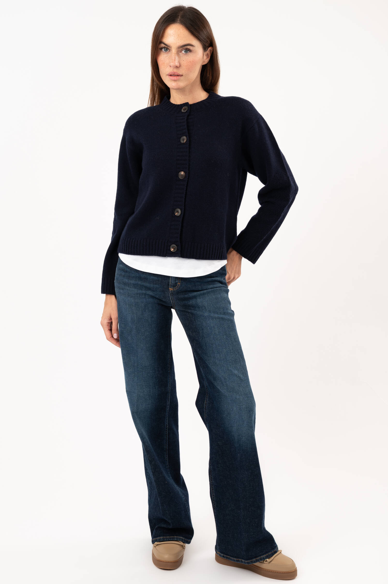 Woll-Mix-Cardigan mit Blumenstickerei in Navy Woll-Mix-Cardigan mit Blumenstickerei in Navy