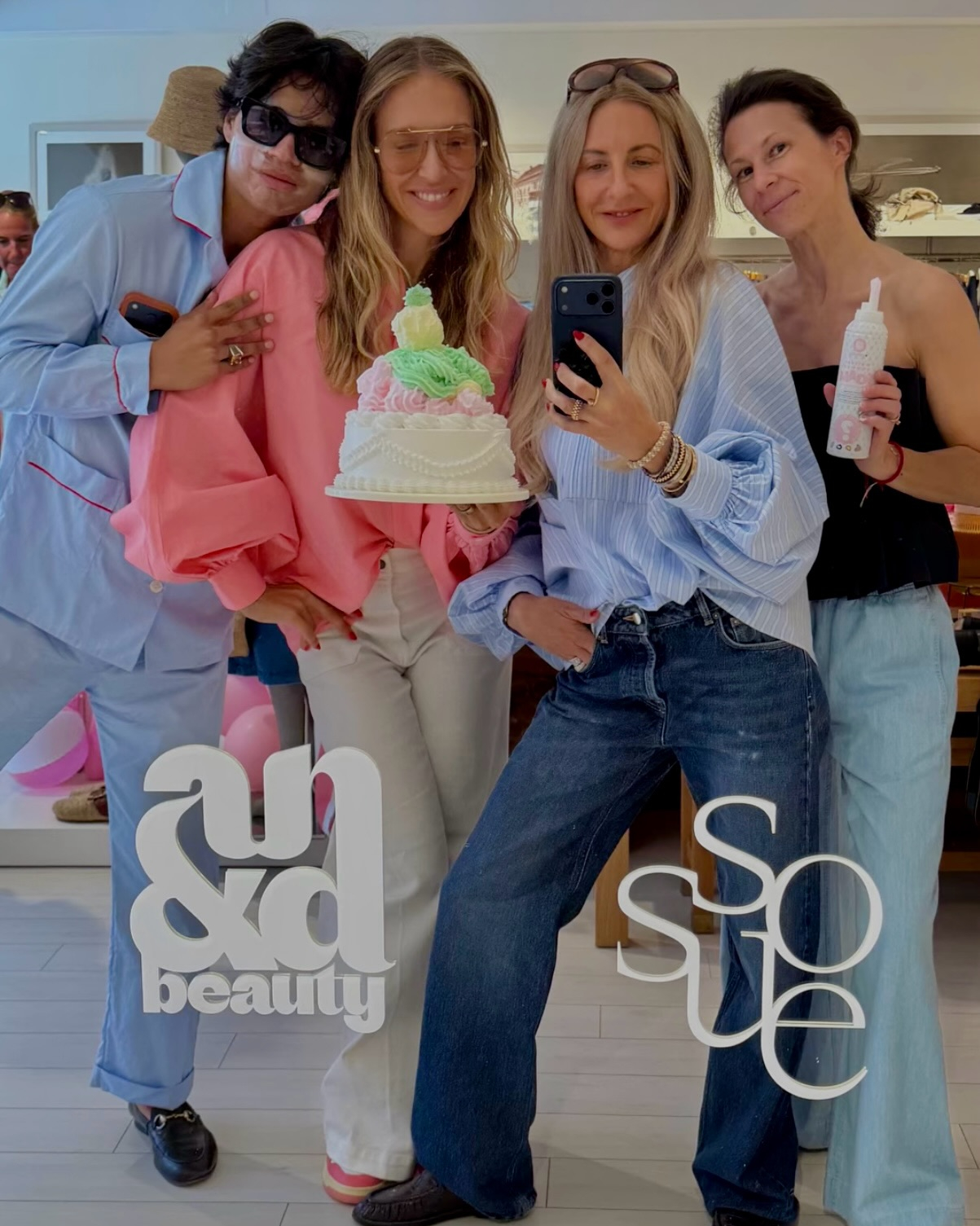 Still buzzing… unsere Spring Affair in Velden war mehr als nur ein Event ✨

Danke an alle, die da waren – für eure Energie, eure Vibes und diese besonderen Momente 🫶🏼 ihr habt das Ganze einfach unvergesslich gemacht. 💗

@vera.andbeauty und @agelesswithsue absolute Powerfrauen, die nicht nur mithalten, sondern die Mode- und Beautywelt neu definieren. 

Und @gregorgruener &amp; @kathigruener – straight up Legend, die jedes Event aufs nächste Level heben!

This one hit different 🤍

@gruenerat x @andbeauty x @sosue_official x @iam_richard.pernesthon 💗💗