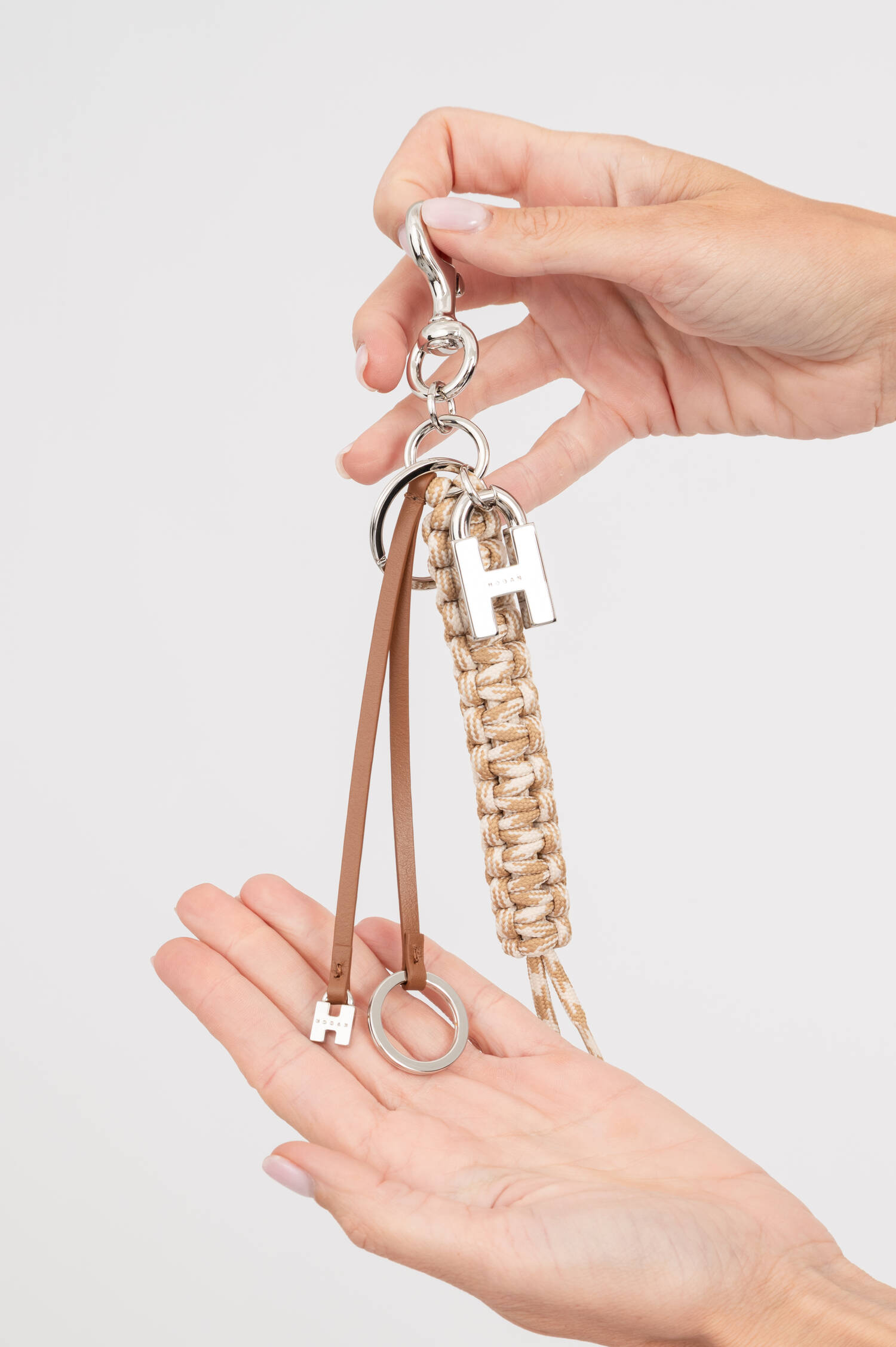 Geflochtener Kordel Taschenanhänger in Beige Geflochtener Kordel Taschenanhänger in Beige