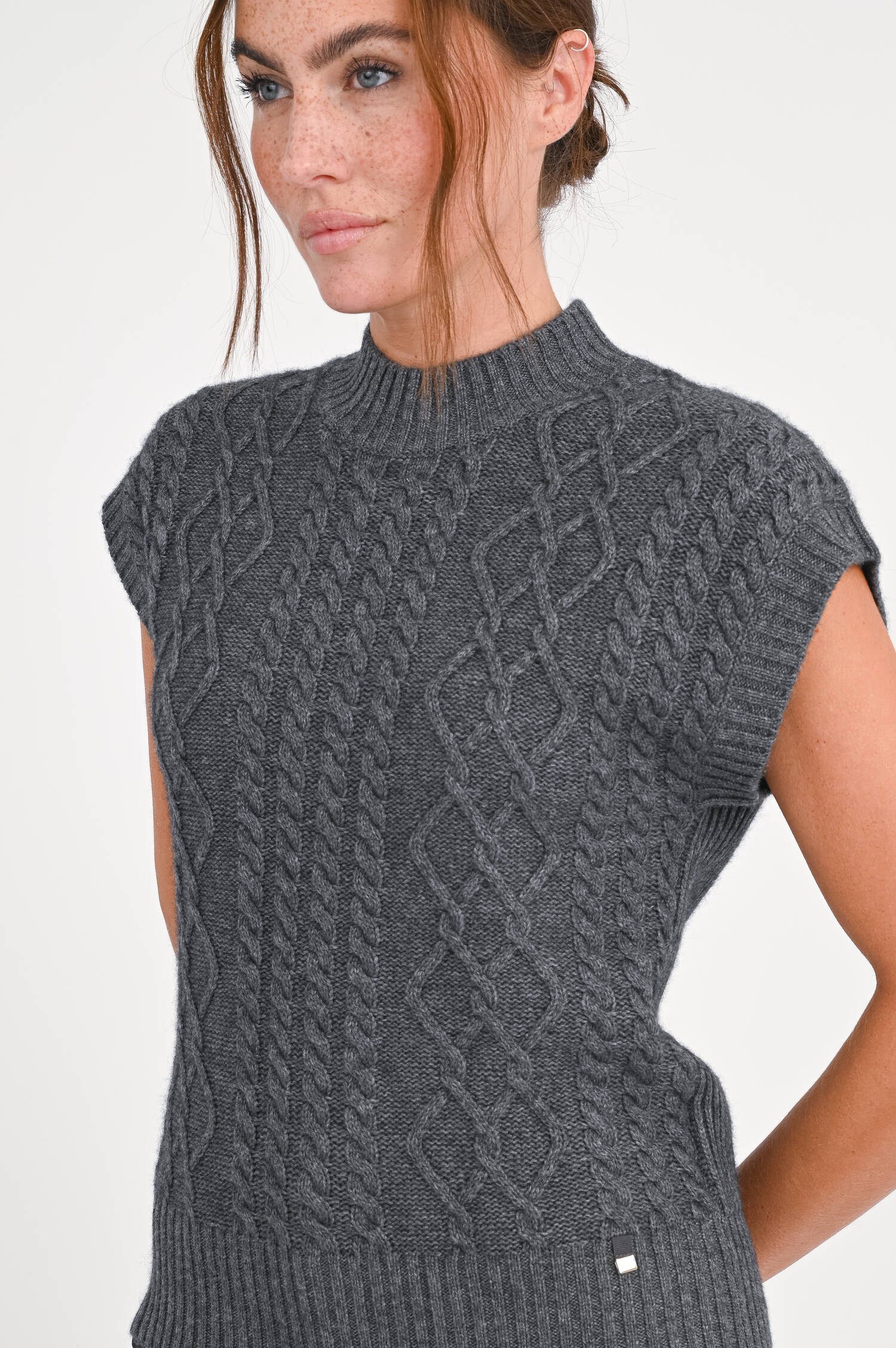 Pullunder aus Woll-Cashmere-Mix in Grau Pullunder aus Woll-Cashmere-Mix in Grau
