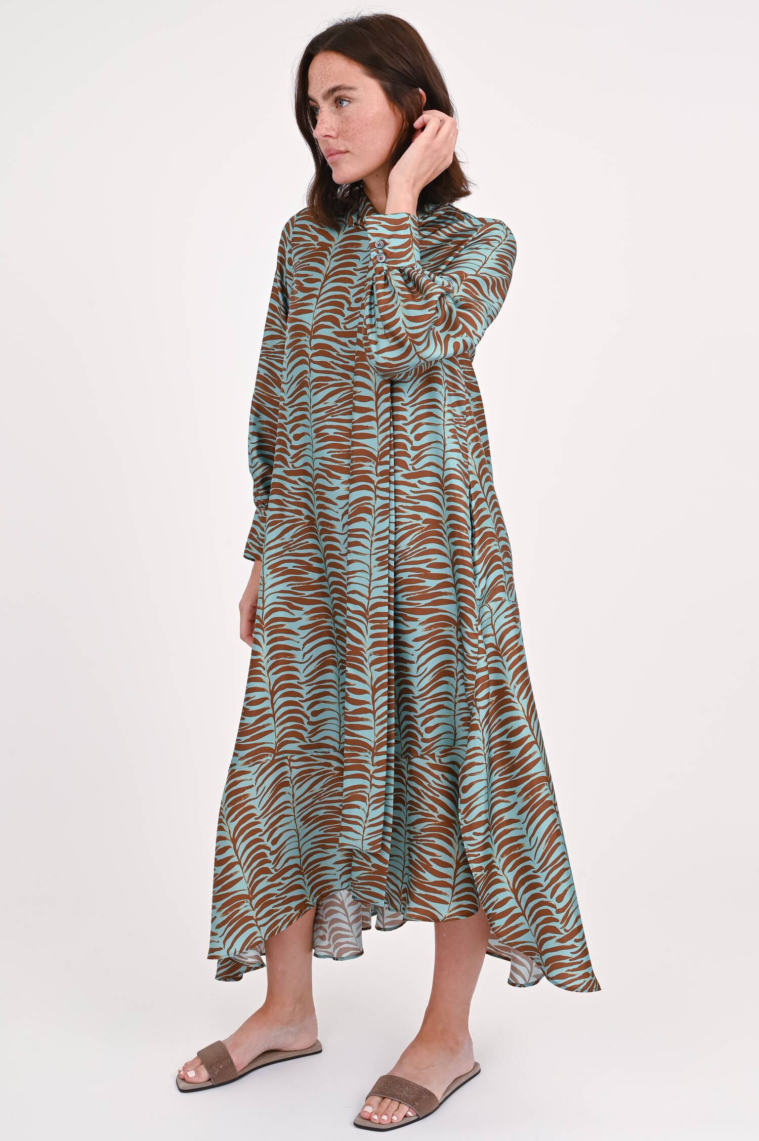 Seidenkleid mit Schluppen-Detail in Braun/Türkis