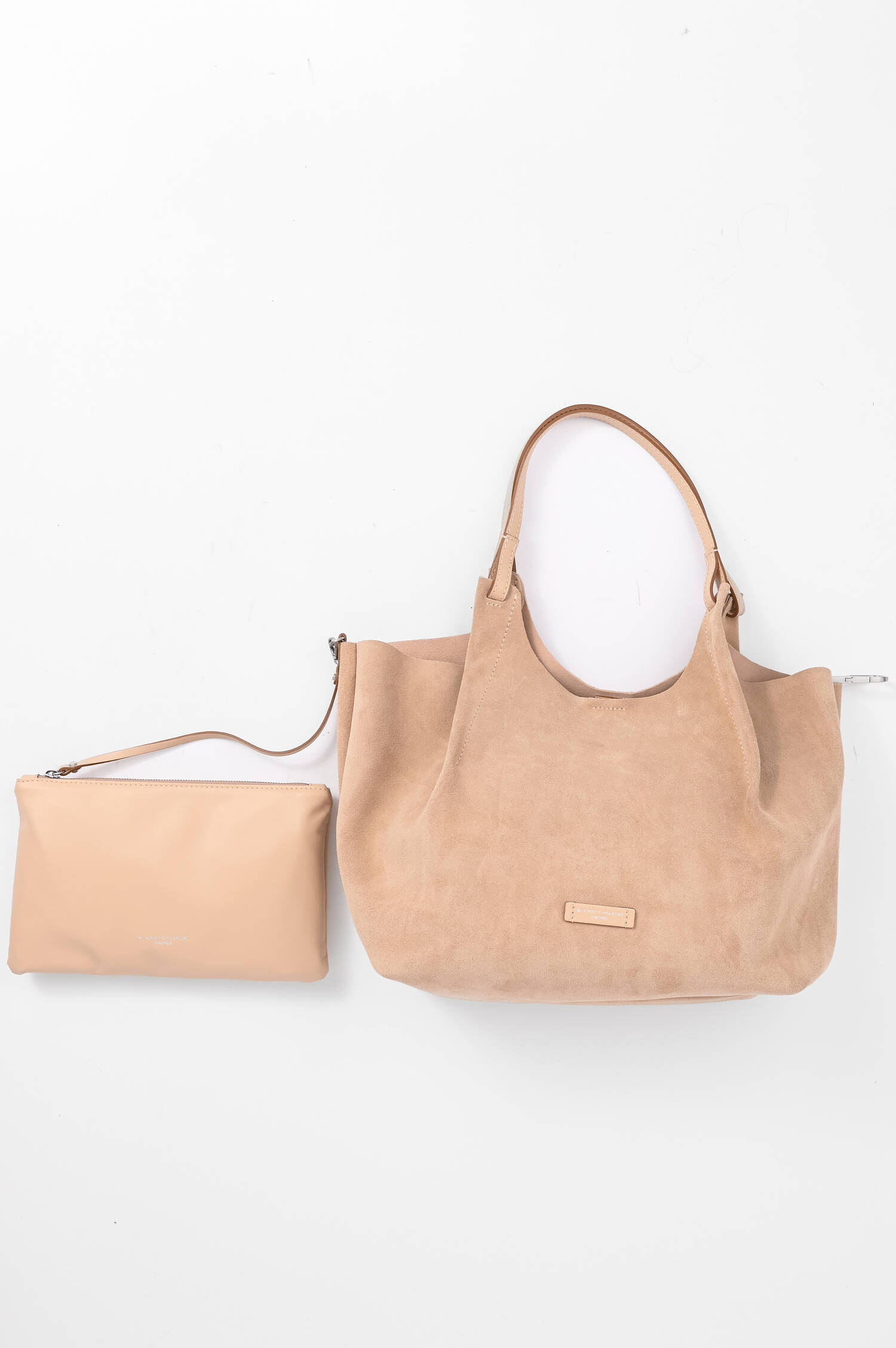 Shopper DUA aus Veloursleder in Nude Shopper DUA aus Veloursleder in Nude