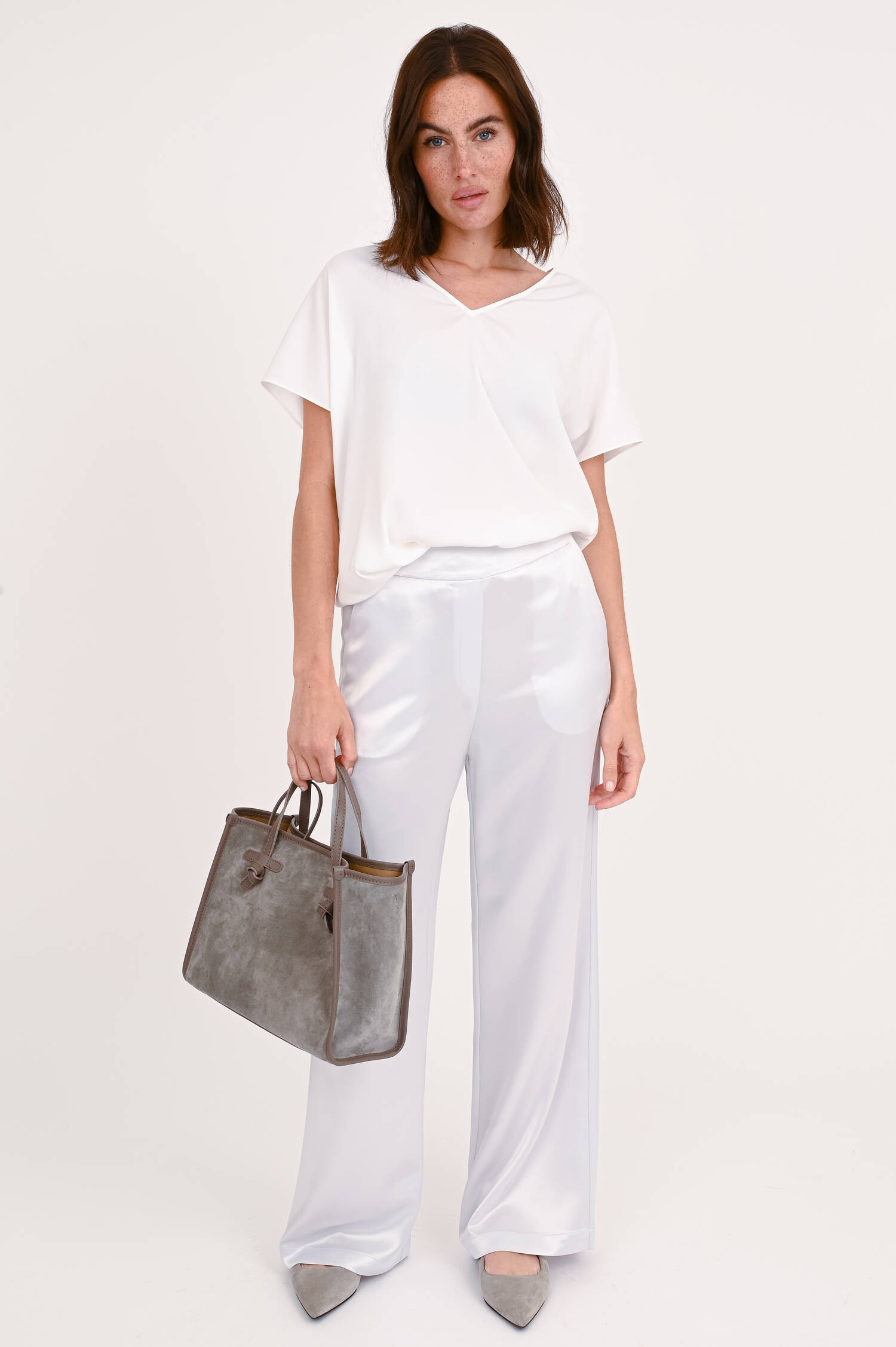 Hose mit weitem Bein in Perlmuttoptik Hose mit weitem Bein in Perlmuttoptik