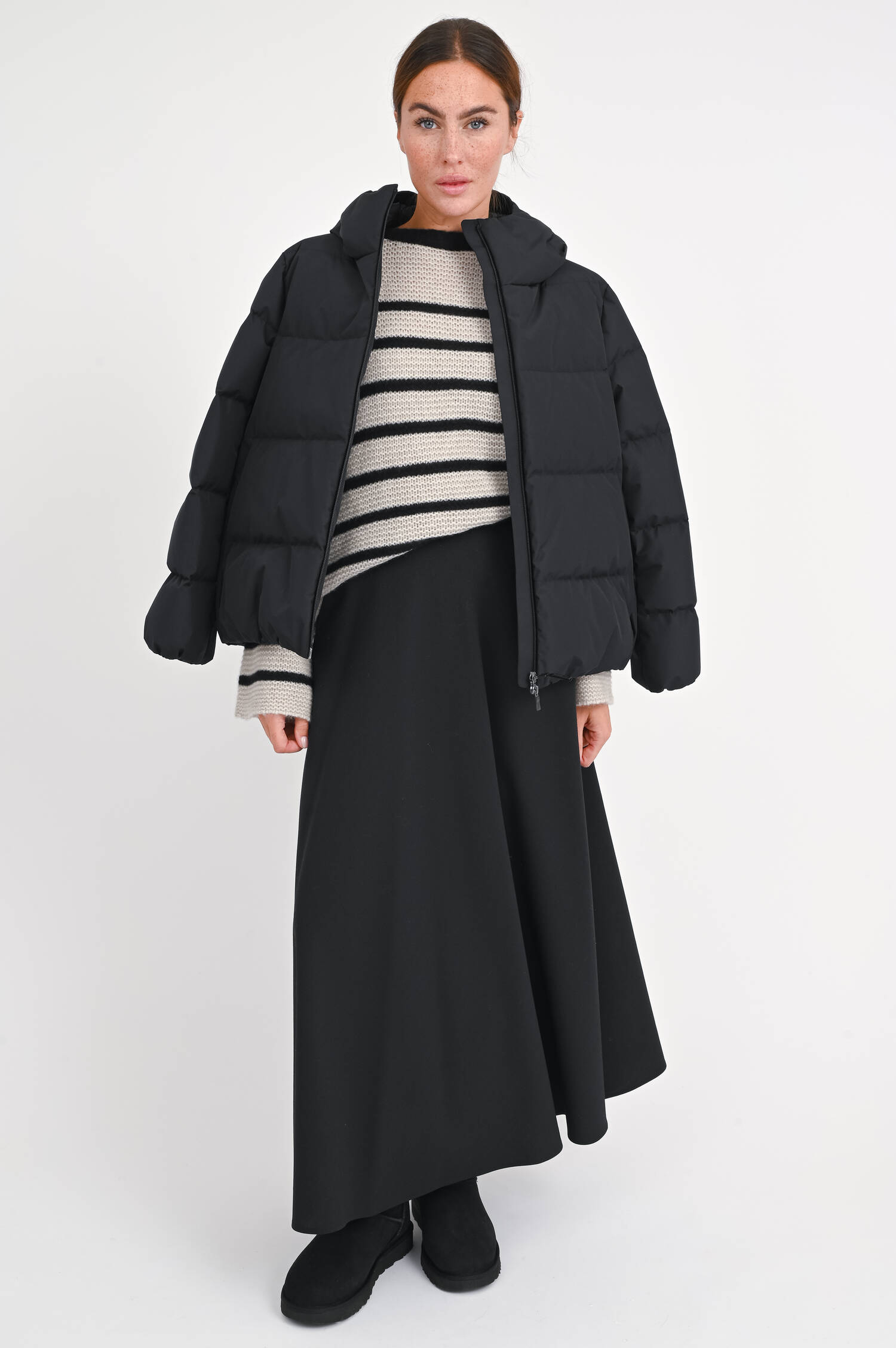 Stepp-Jacke in mattem Schwarz