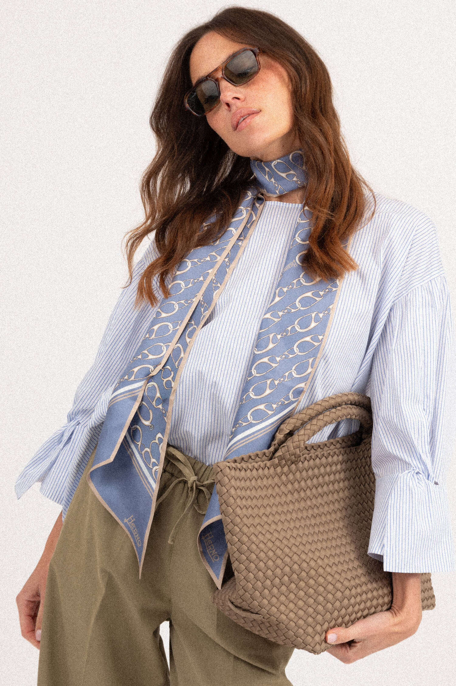 Bluse mit Streifen in Weiß/Blau