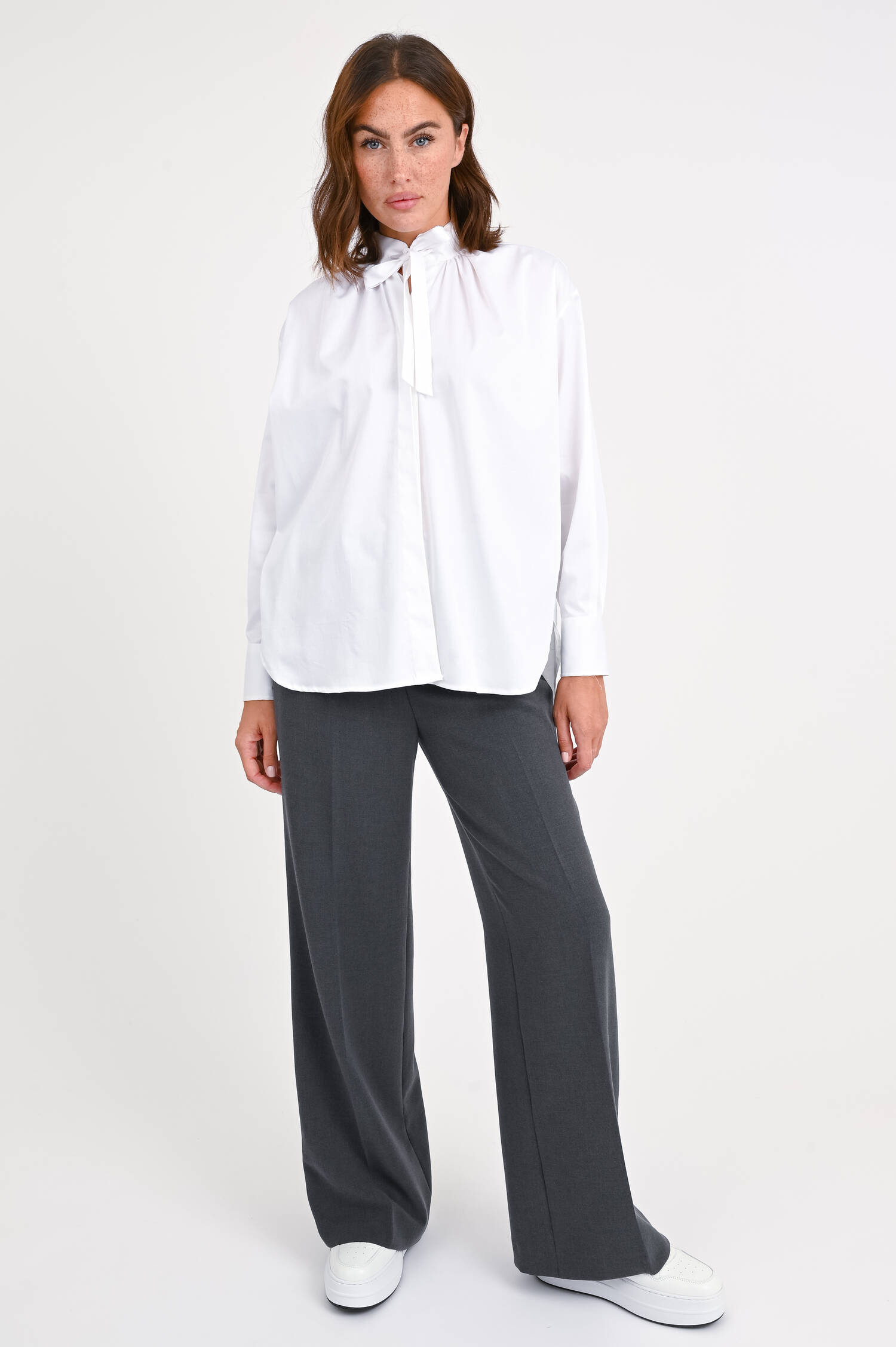 Bluse ORNELLA in Weiß Bluse ORNELLA in Weiß
