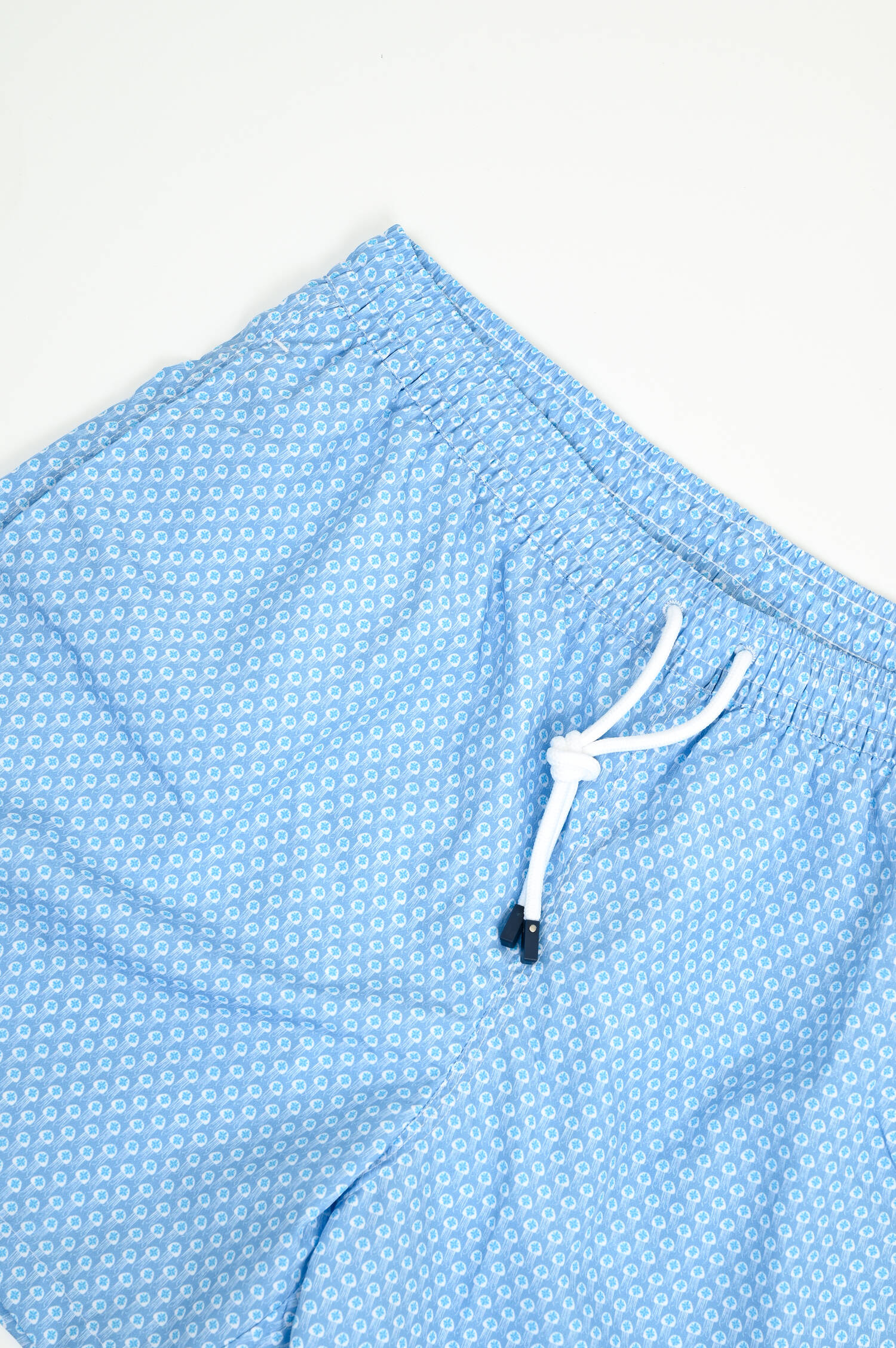 Badehose mit Mosaikmuster in Hellblau