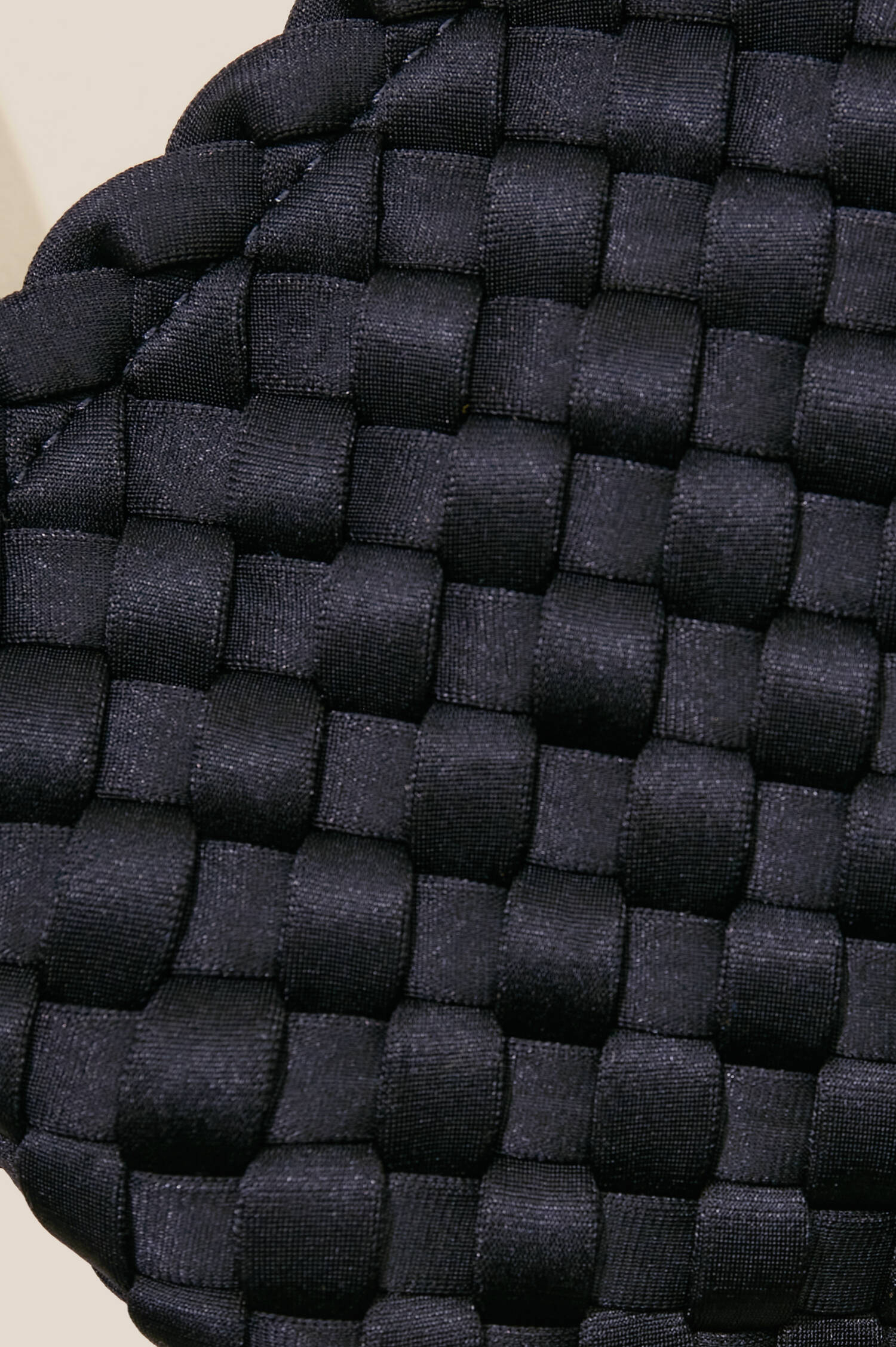 Pouch PORTOFINO MEDIUM COSMETIC in Onyx Pouch PORTOFINO MEDIUM COSMETIC in Onyx