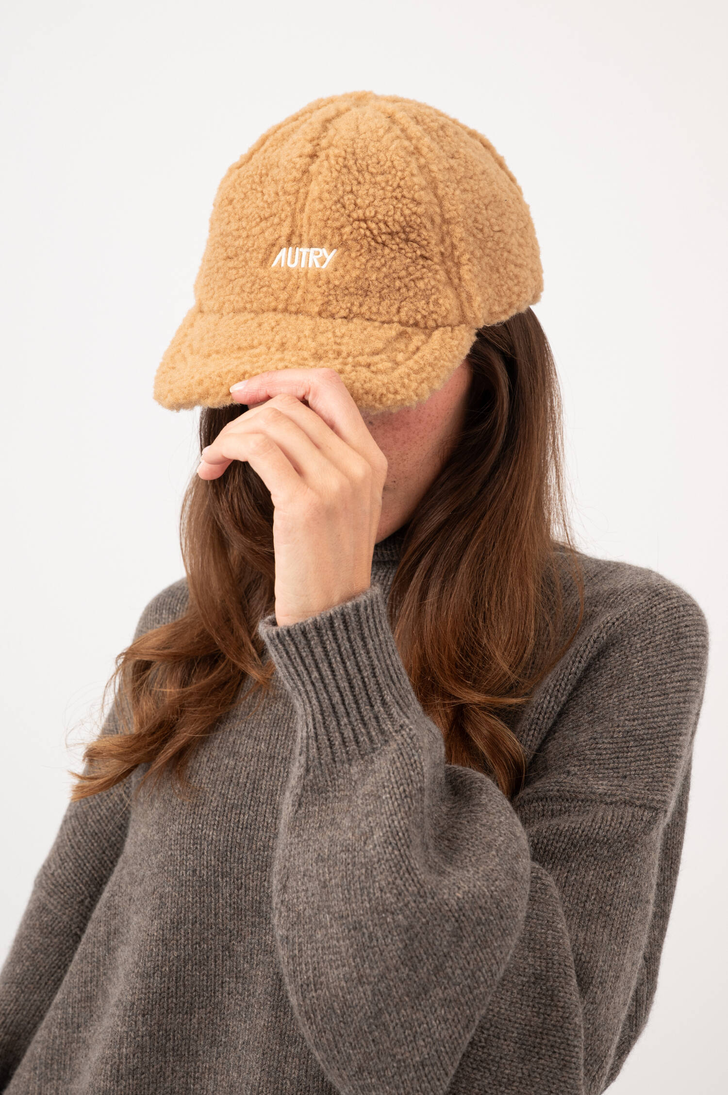 Teddy-Basecap mit Logo-Stickerei in Braun