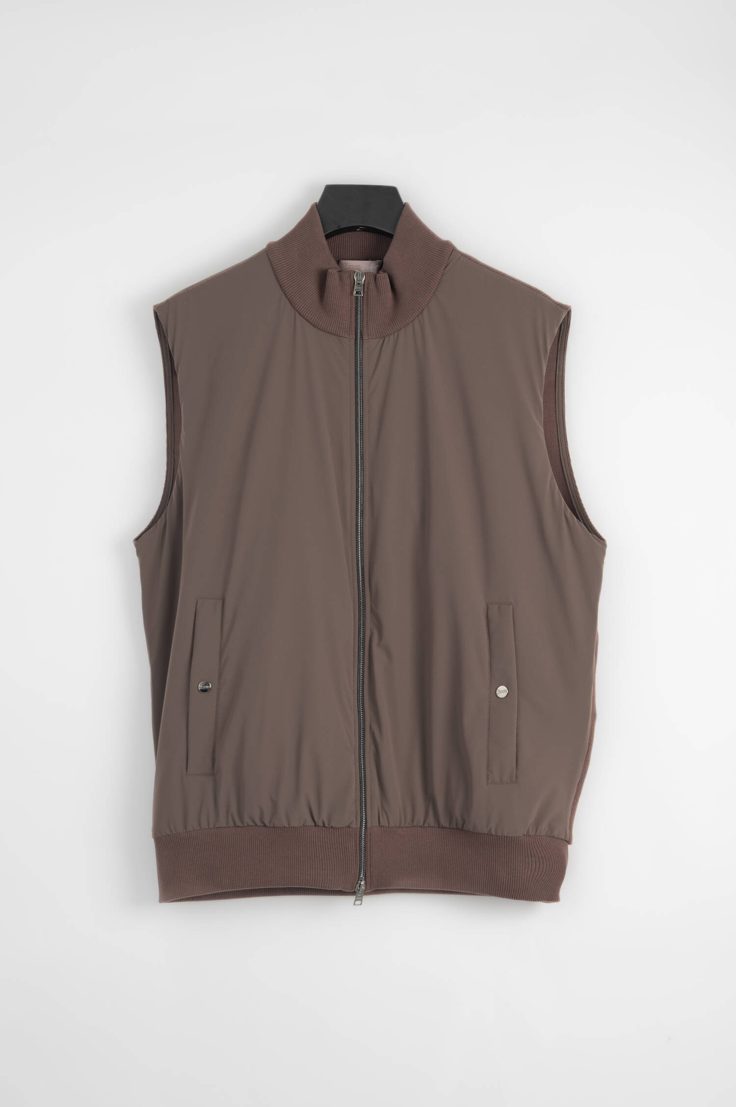 Hybridgilet in Dunkelbraun
