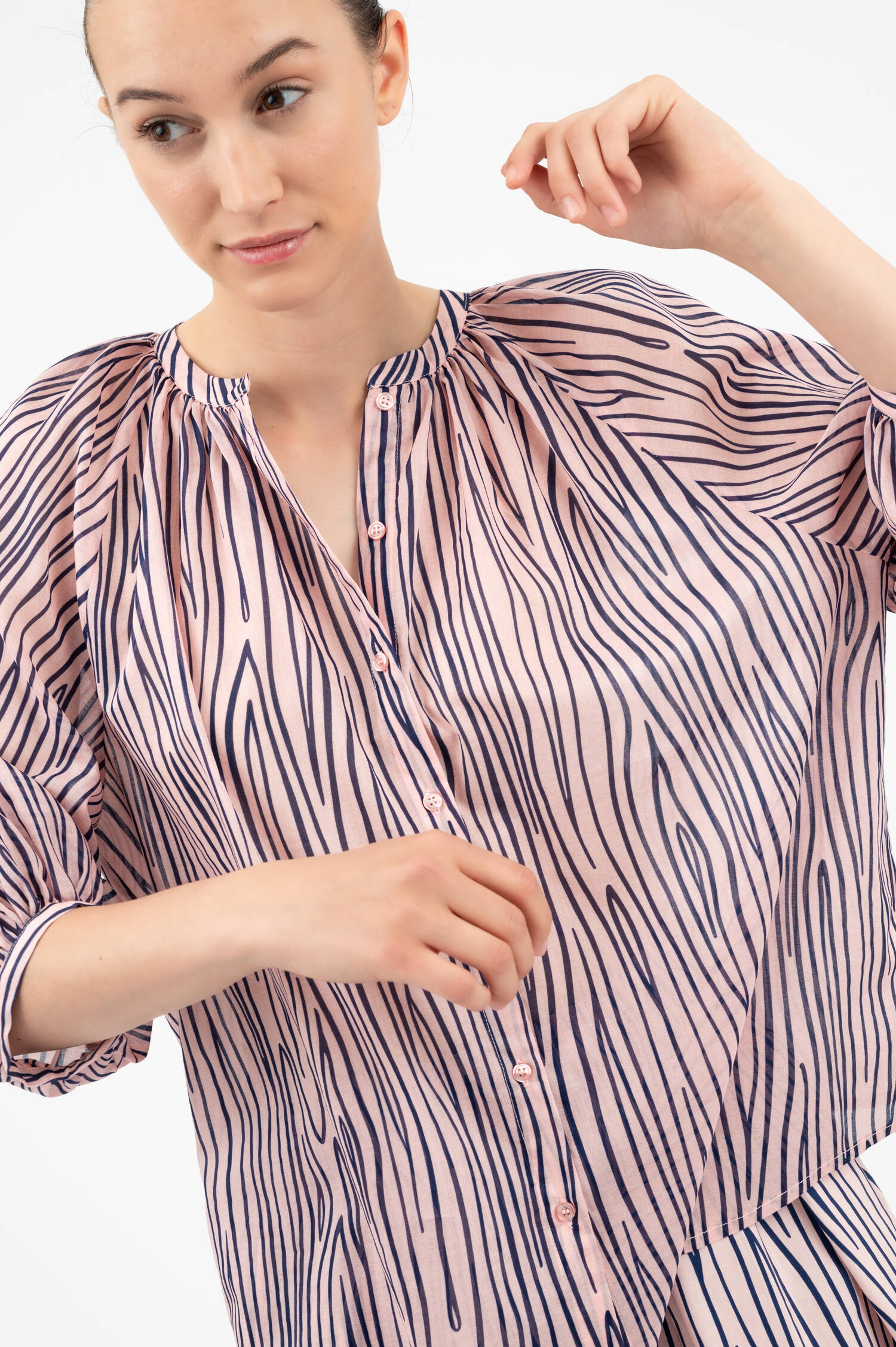 Gemusterte Bluse in Rosa/Blau
