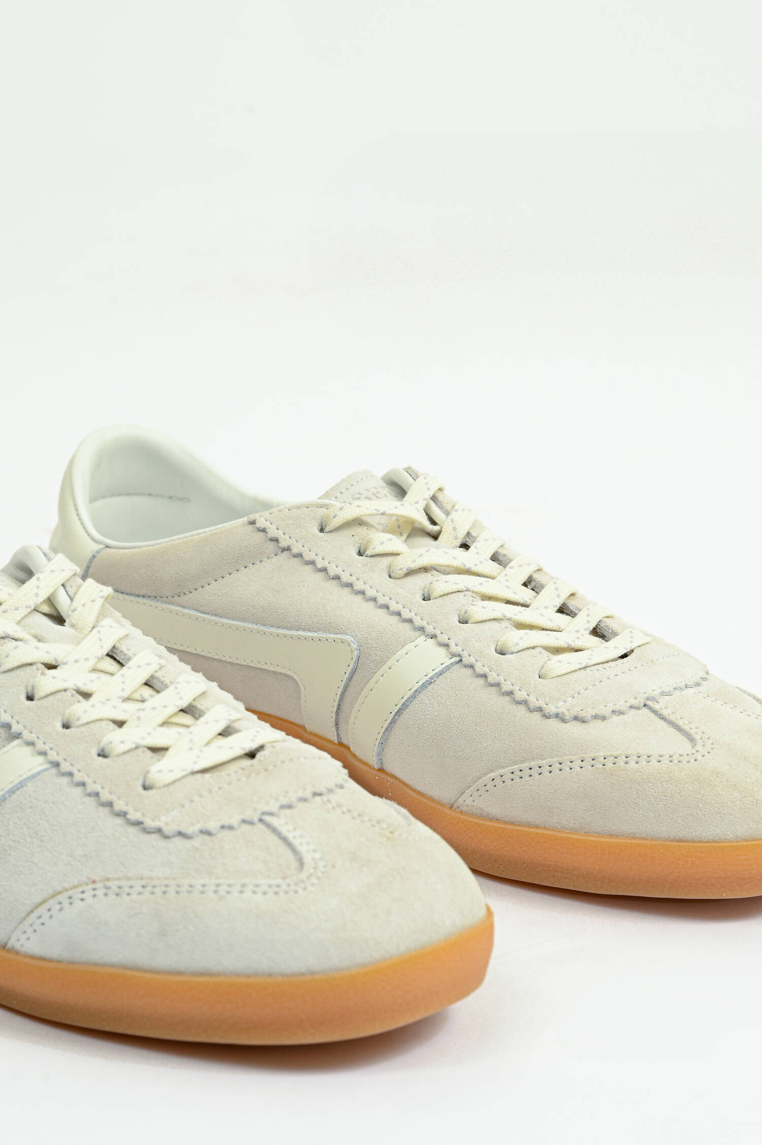 Sneaker in Hellgrau/Weiß