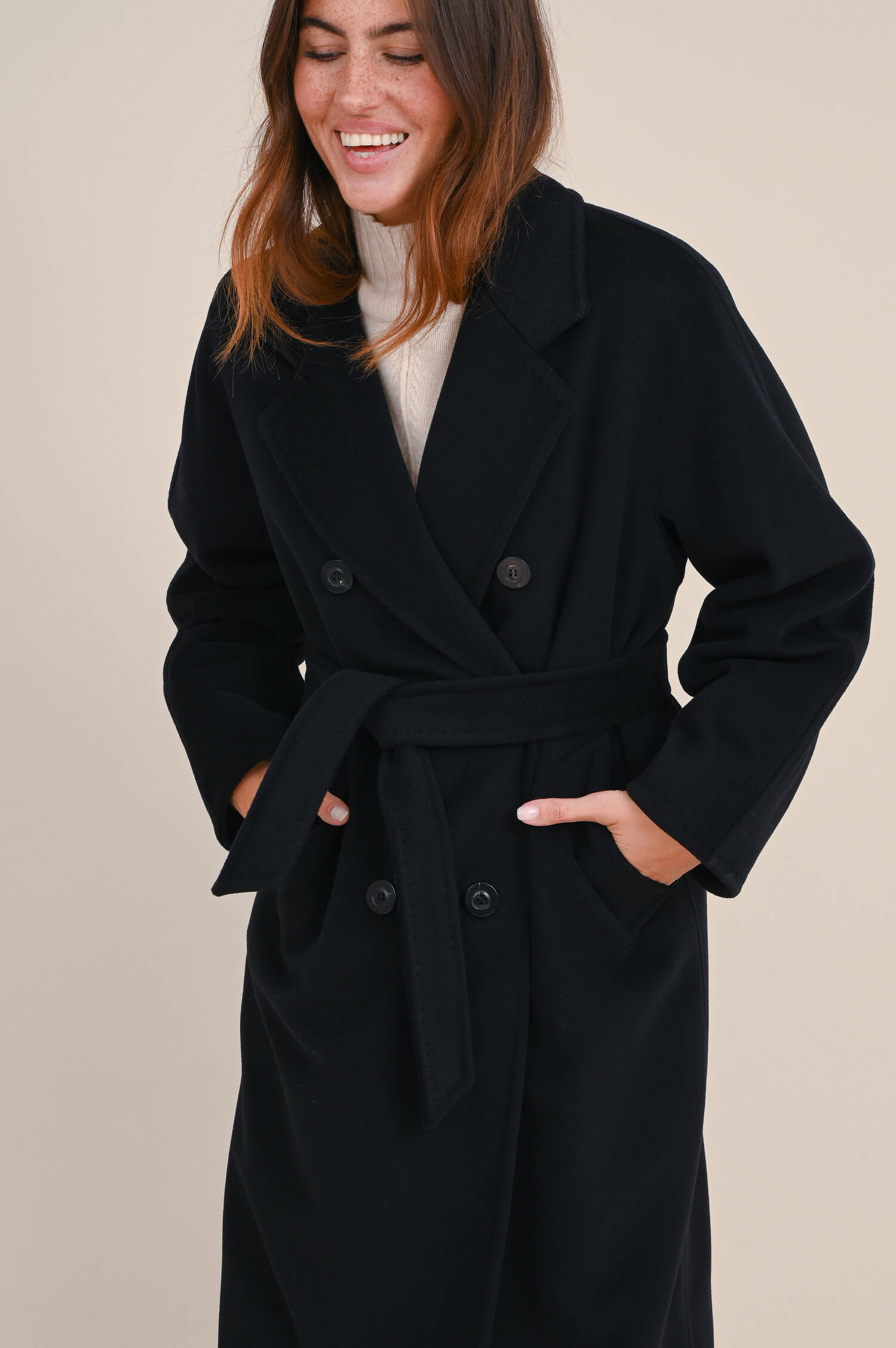 Mantel MADAME in Schwarz Mantel MADAME in Schwarz