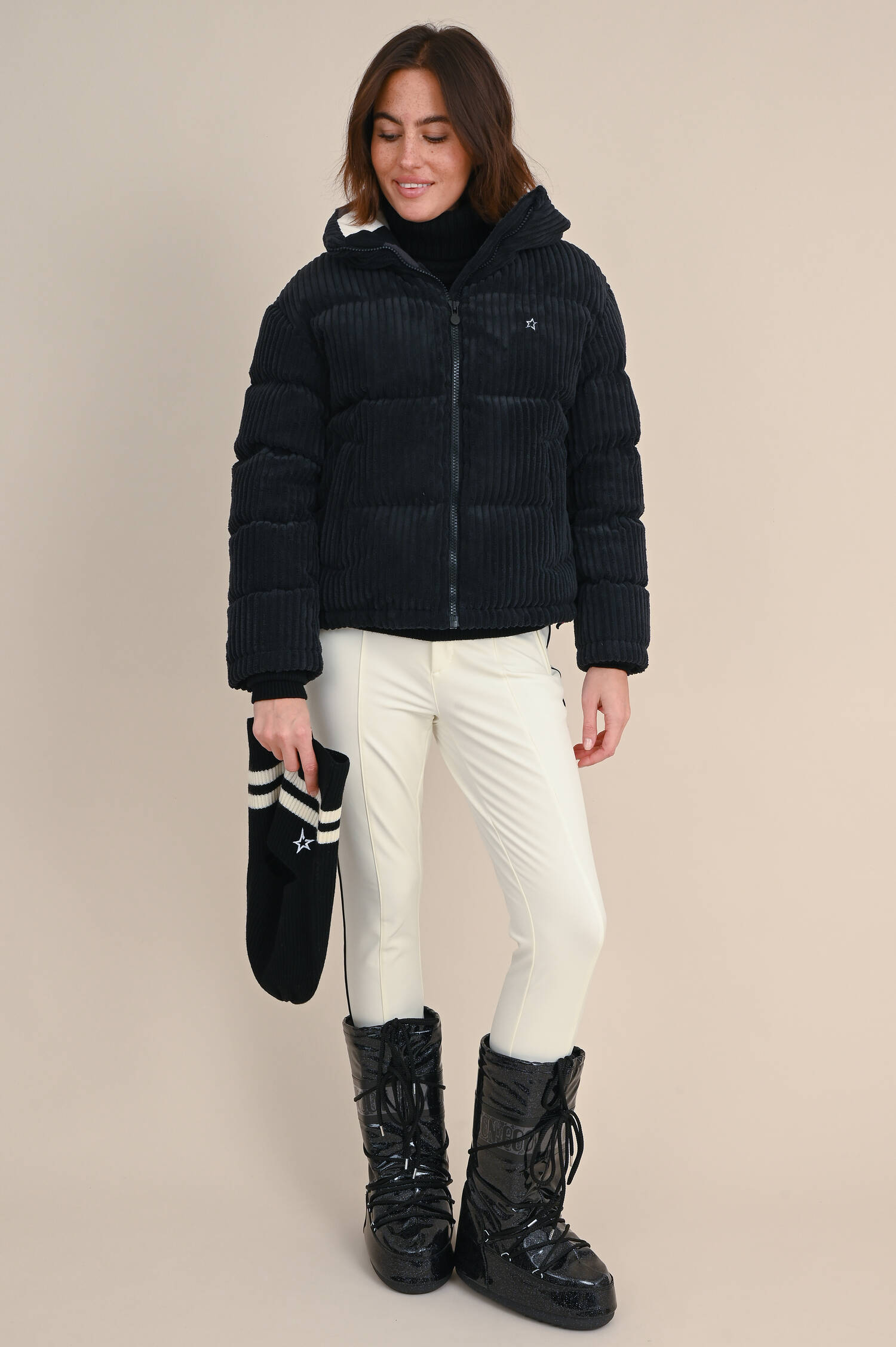 Cord-Daunenjacke JUMBO in Schwarz Cord-Daunenjacke JUMBO in Schwarz