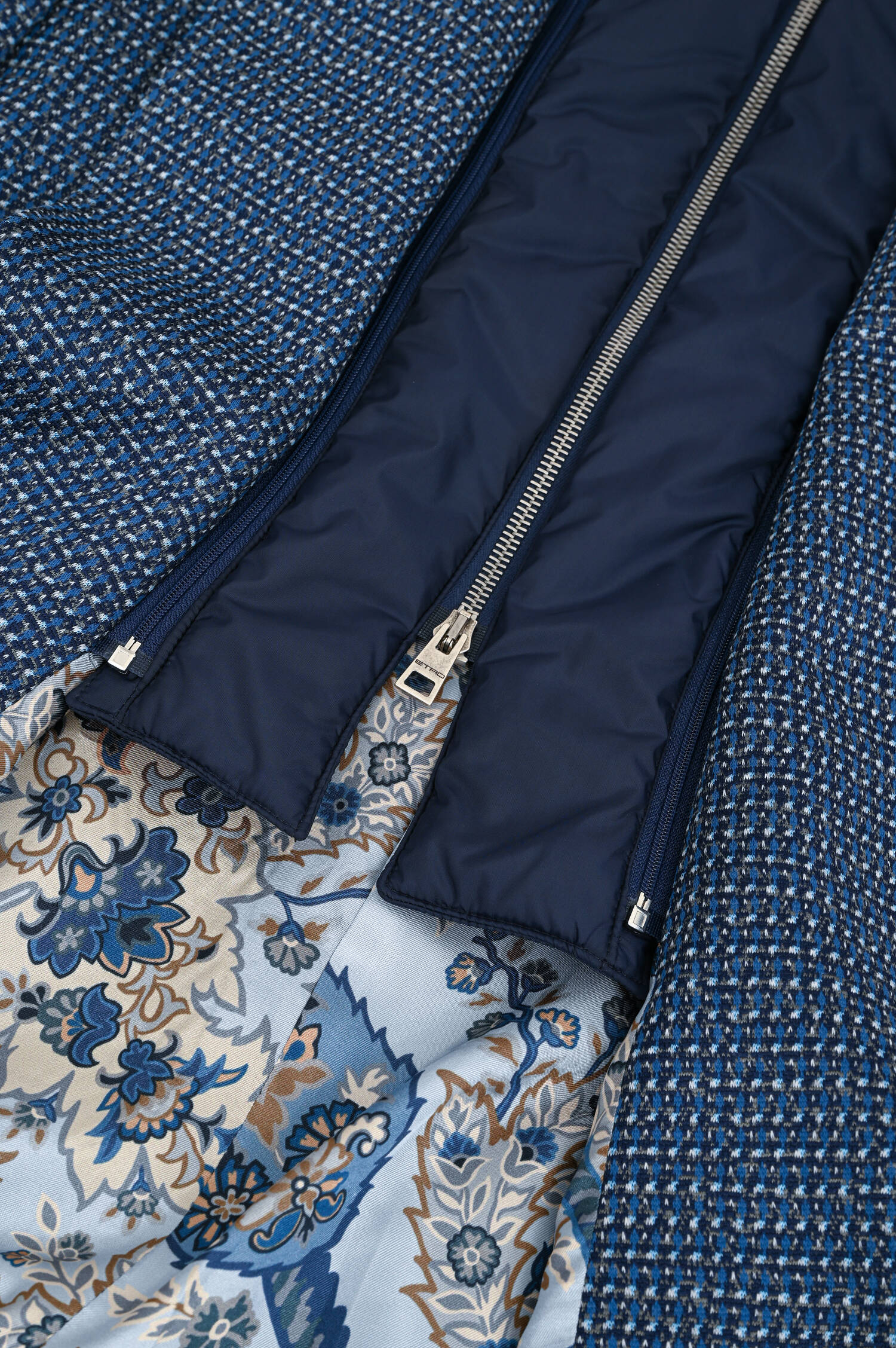 Hybrid-Jacke in Dunkelblau gemustert Hybrid-Jacke in Dunkelblau gemustert