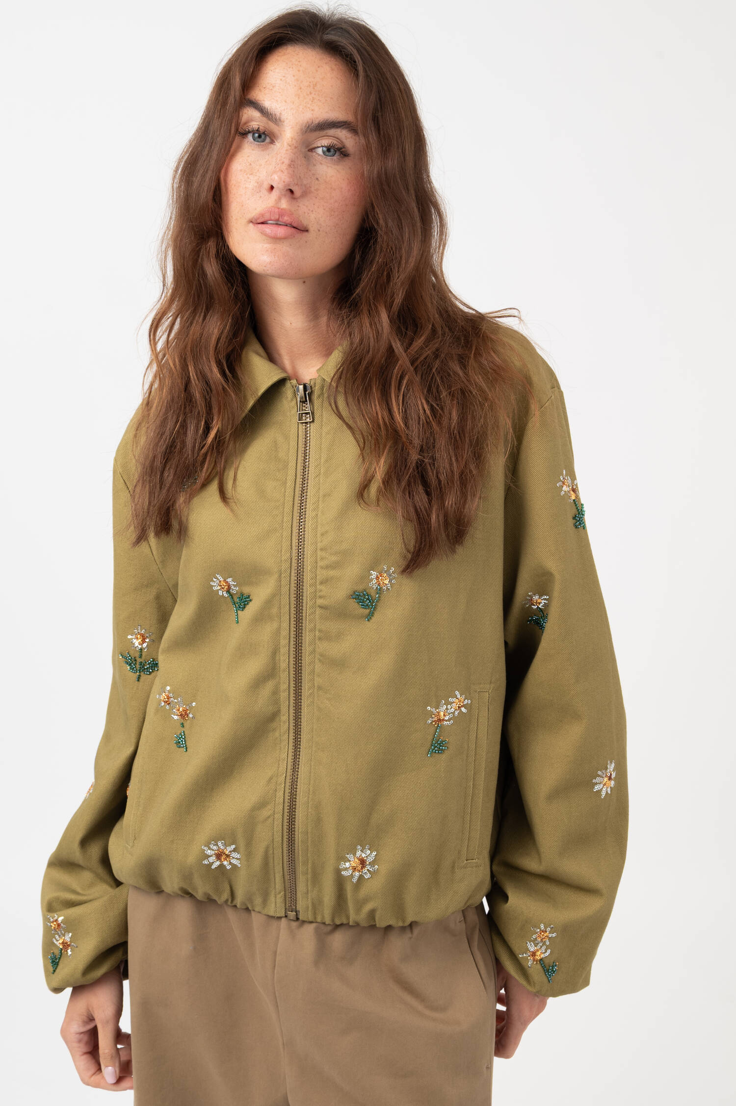 Outdoorjacke Mit Pailletten-Applikation in Oliv Outdoorjacke Mit Pailletten-Applikation in Oliv