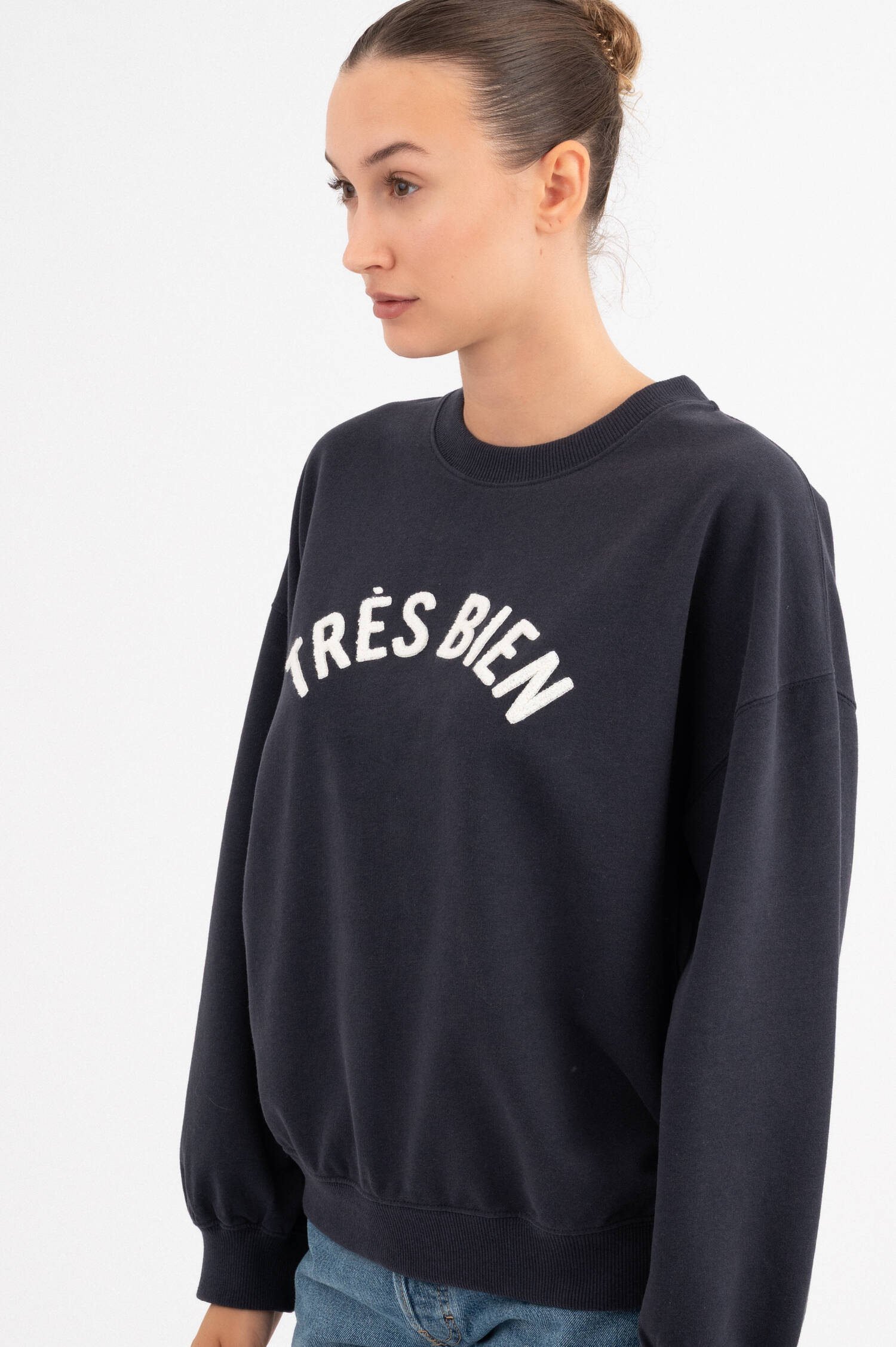 Sweater TRES BIEN in Navy Sweater TRES BIEN in Navy