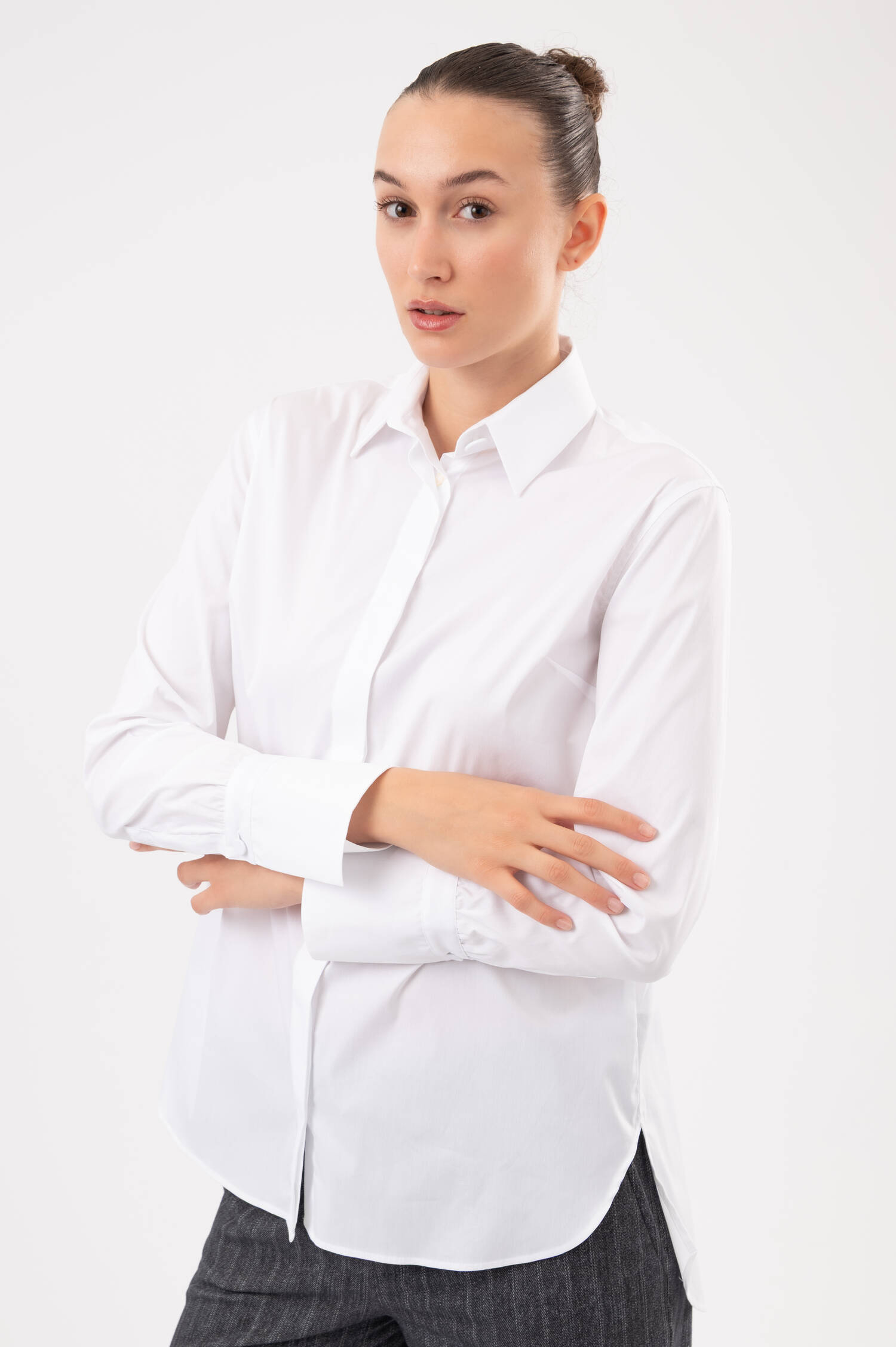 Bluse mit verlängertem Rücken in Weiß Bluse mit verlängertem Rücken in Weiß