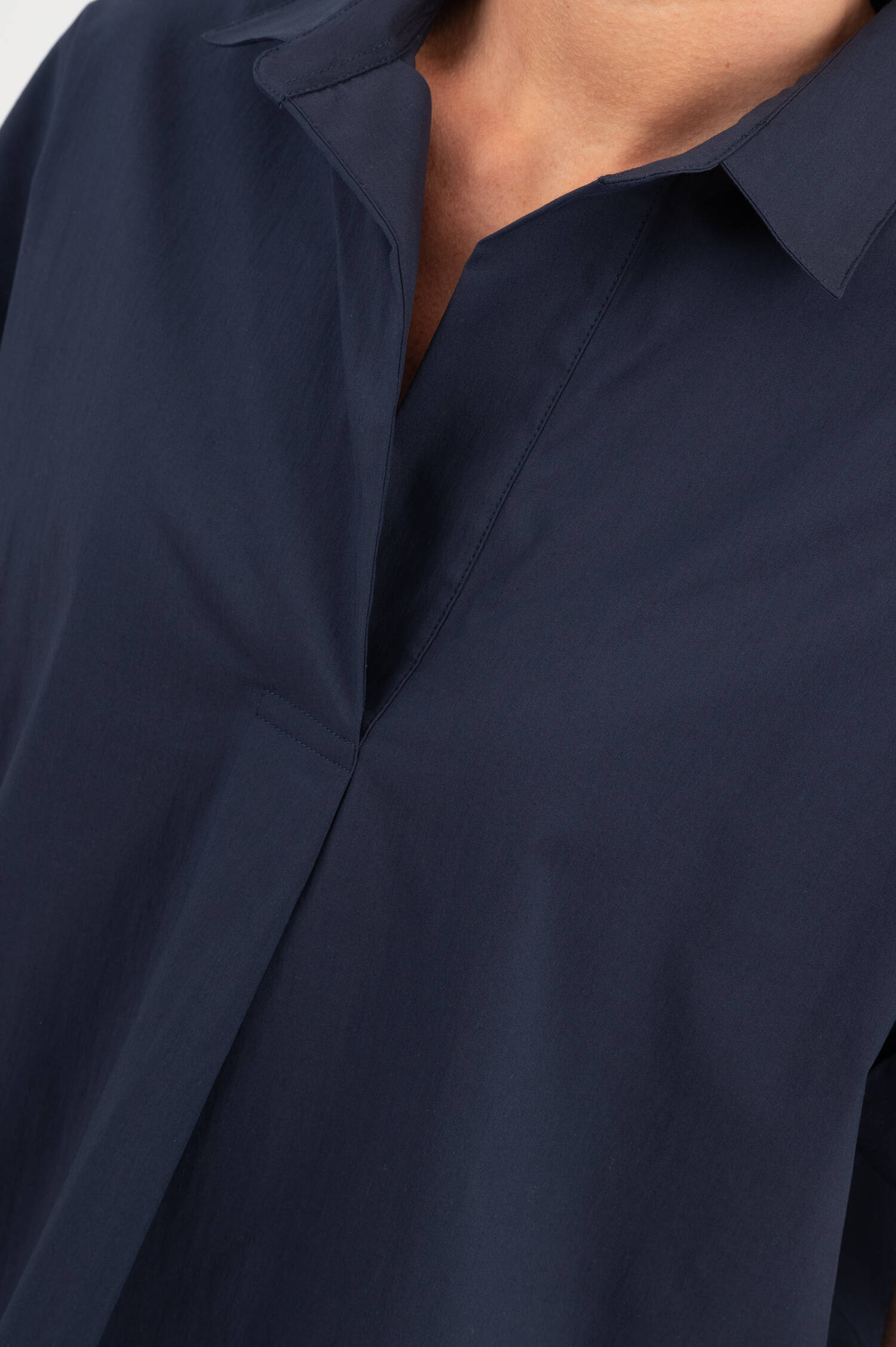 Popeline Bluse in Navy Popeline Bluse in Navy