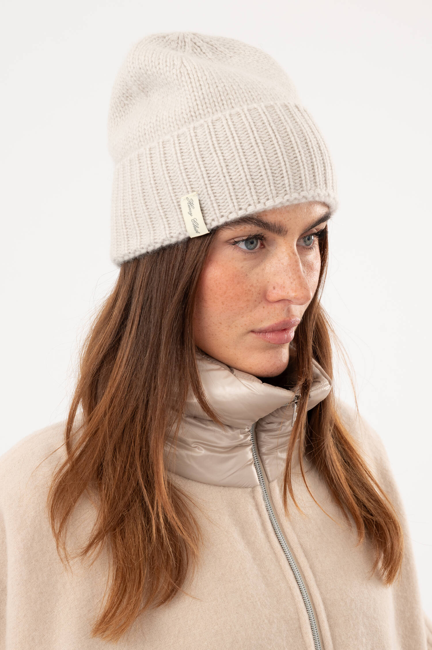 Cashmere-Glattstrick-Beanie in Greige
