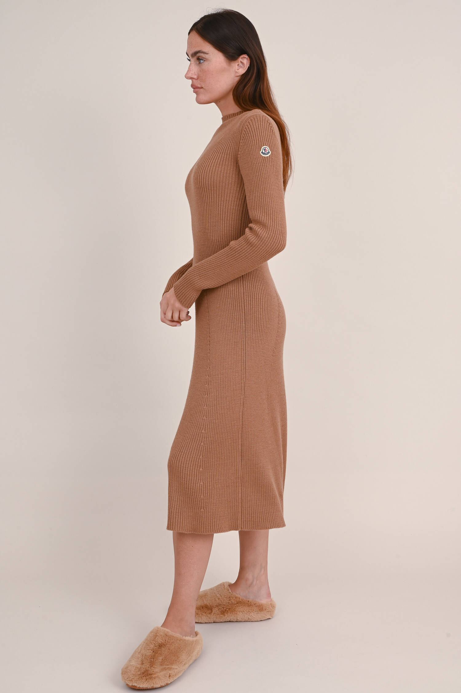 Rippstrick Kleid in Camel