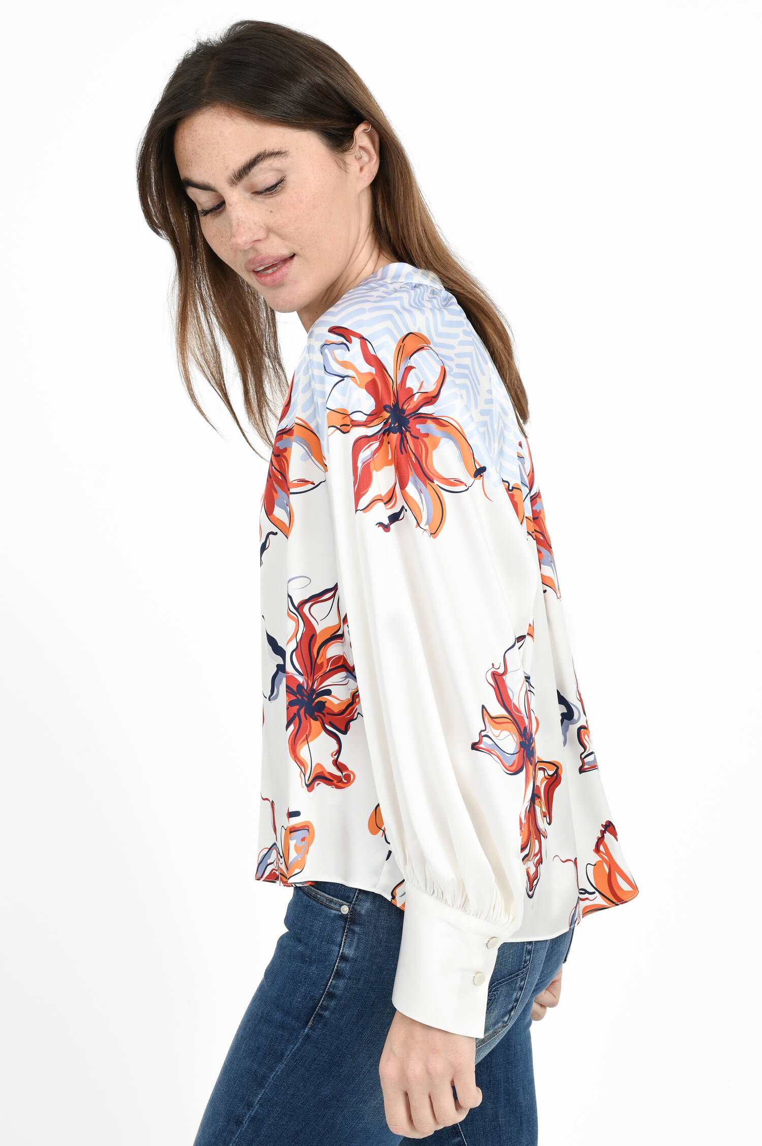 Seidenbluse mit Blumenmuster in Rot/Weiß Seidenbluse mit Blumenmuster in Rot/Weiß