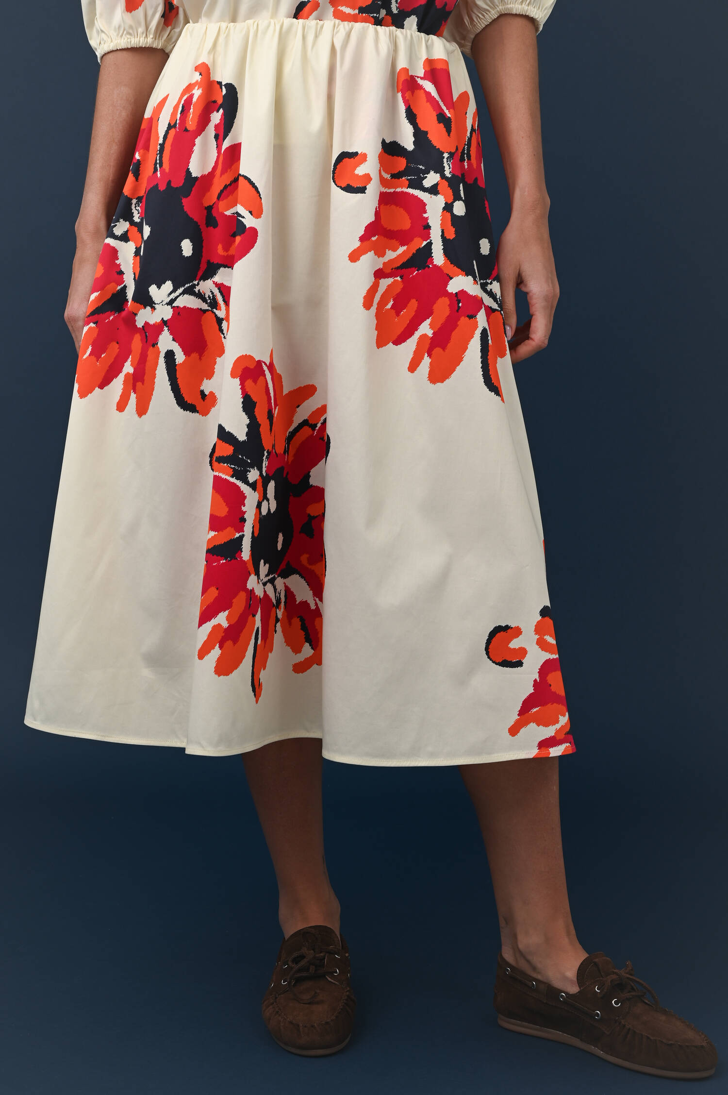 Blumenrock in Beige/Rot/Orange