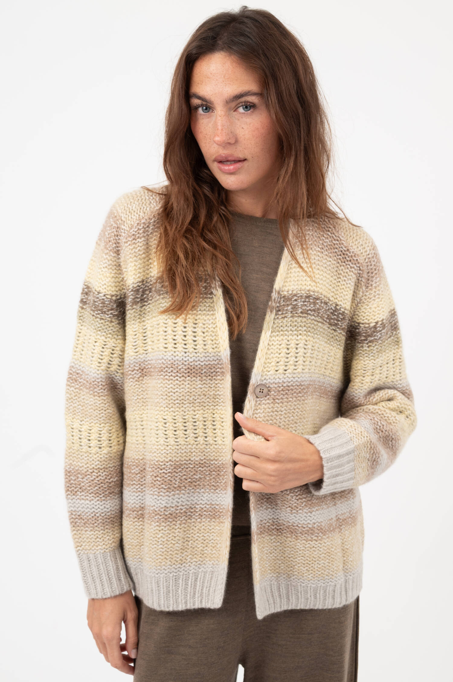 Gestreifter Cashmere-Mix-Cardigan in Braun/Beige Gestreifter Cashmere-Mix-Cardigan in Braun/Beige