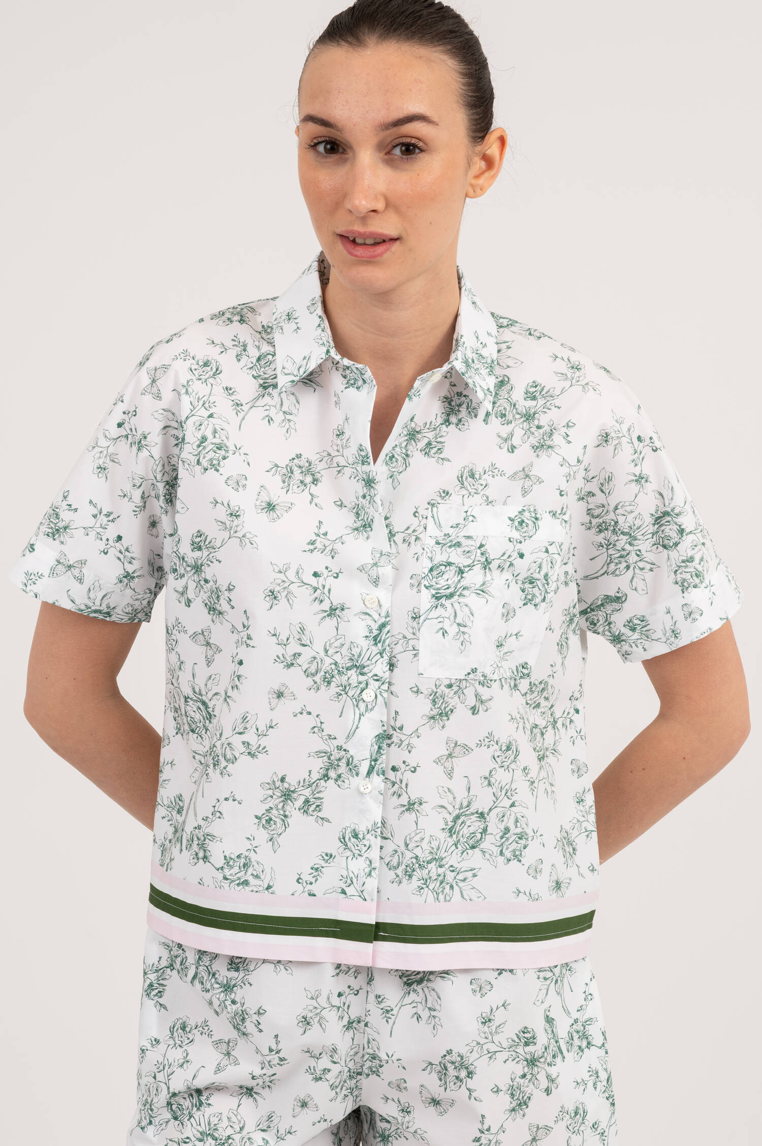 Bluse mit Blumen-Print in Weiß/Grün