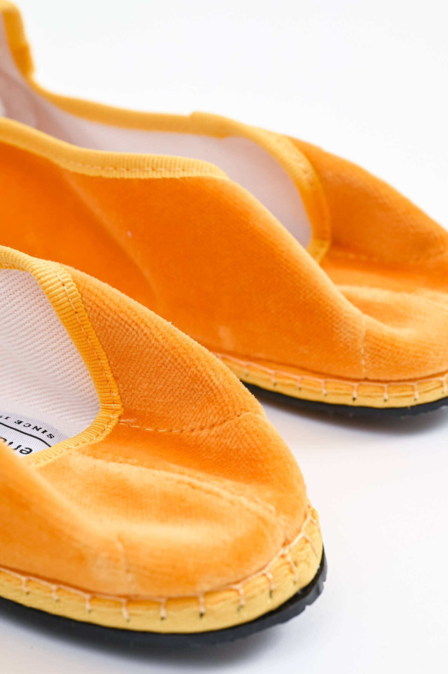 Samt-Loafer in Mustard
