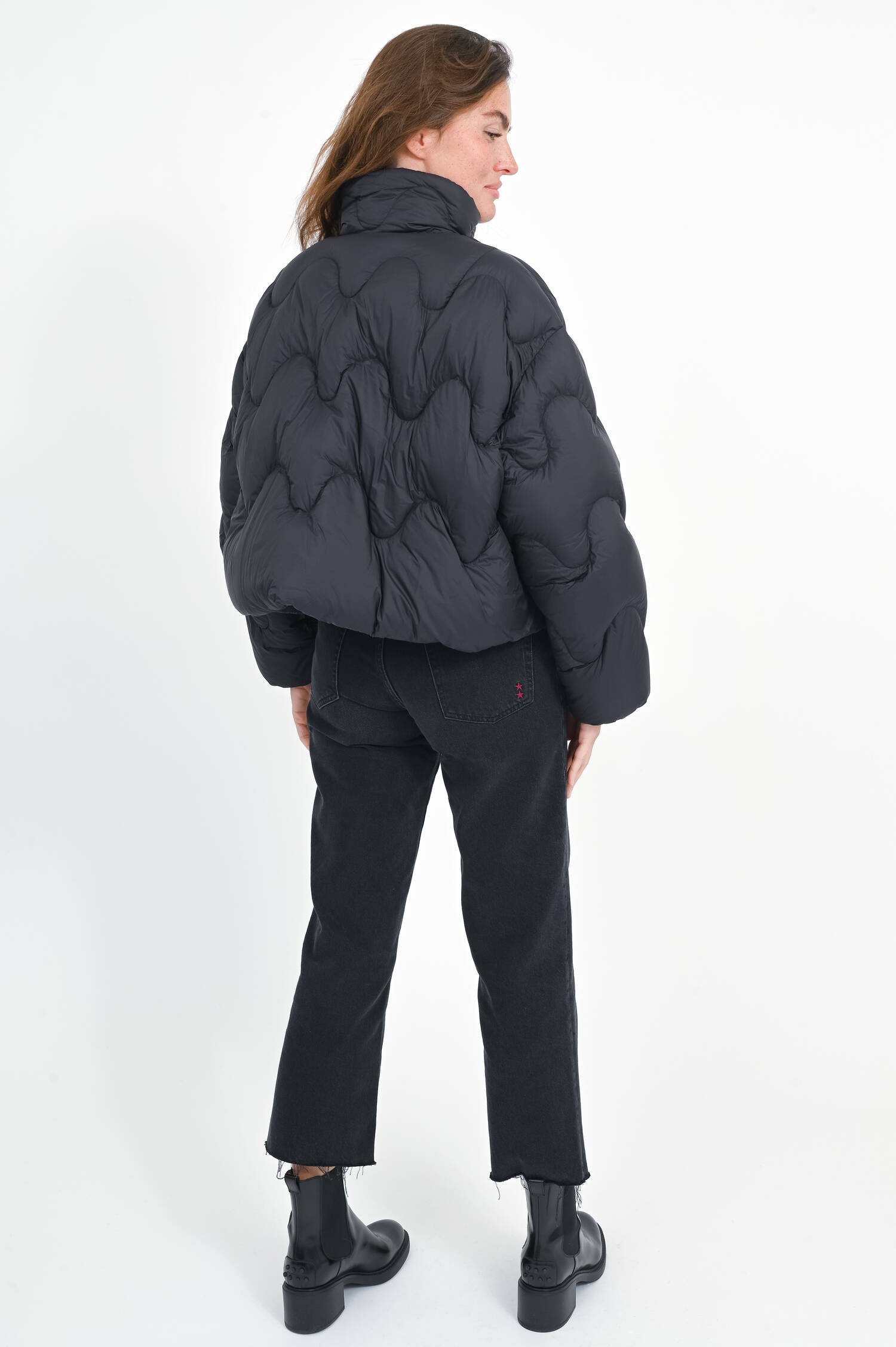 Daunenjacke mit Wellen-Stepp-Optik in Black