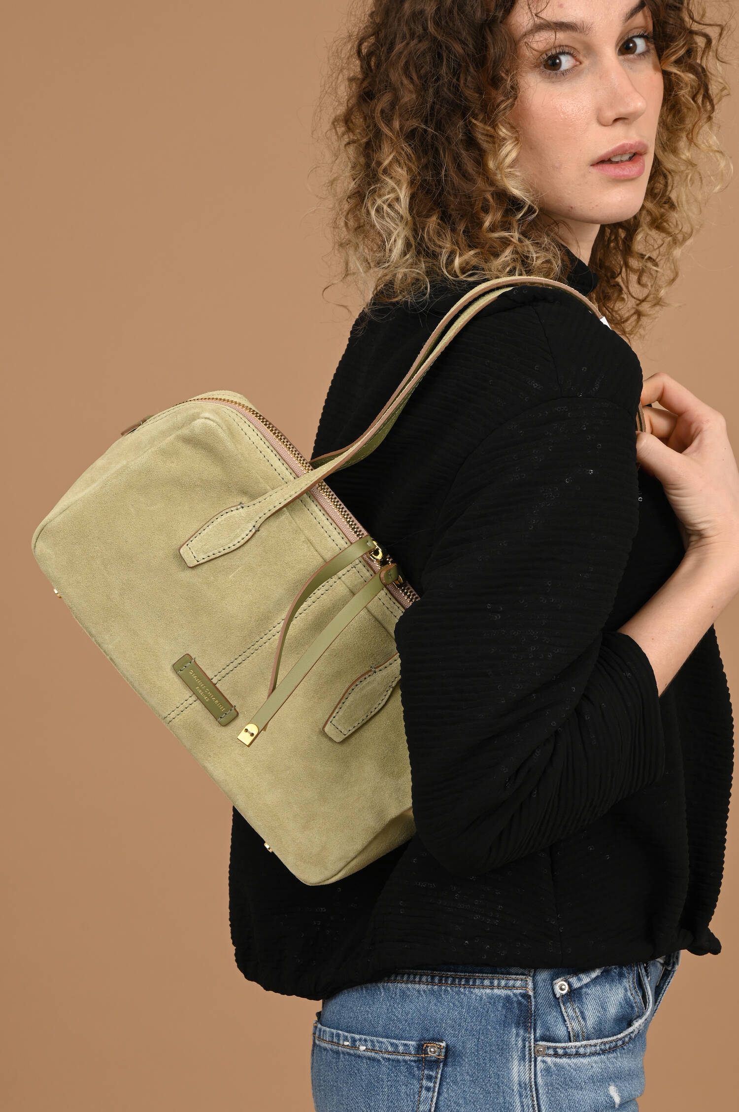 Veloursleder Bowling Bag ARYNA in Salbeigrün