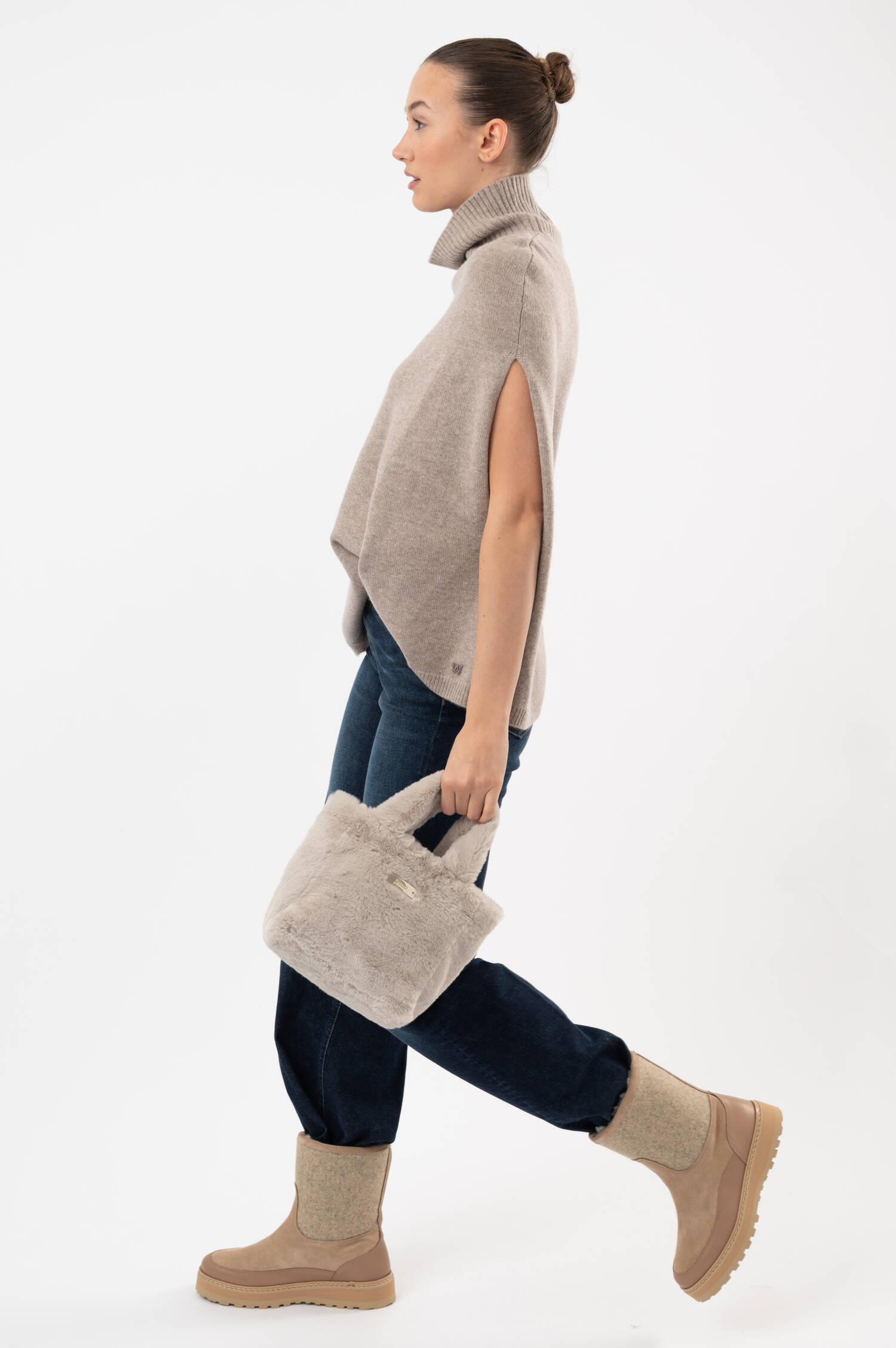 Faux Fur Tasche in Beige