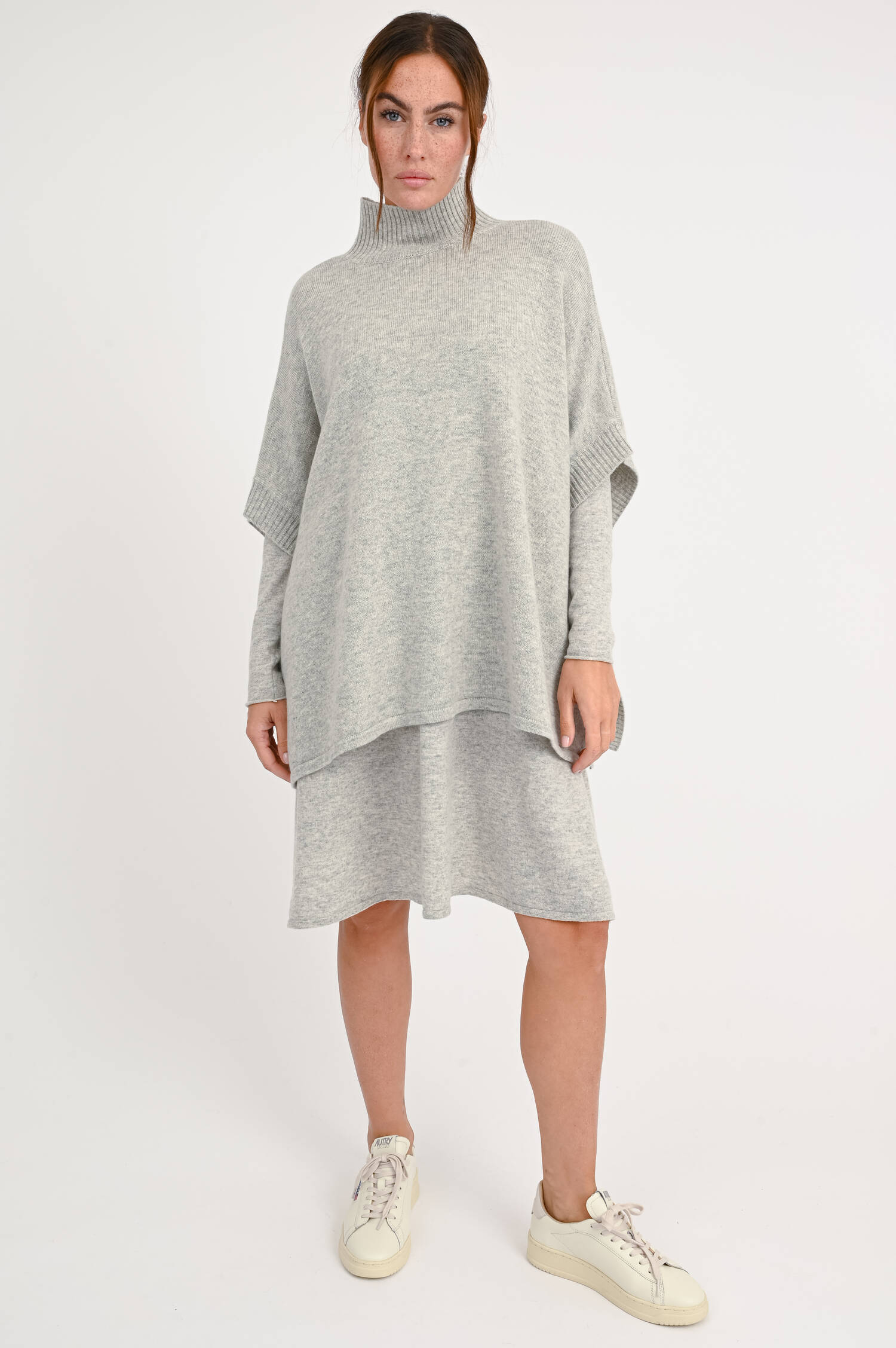 Poncho aus Woll-Cashmere-Mix in Hellgrau