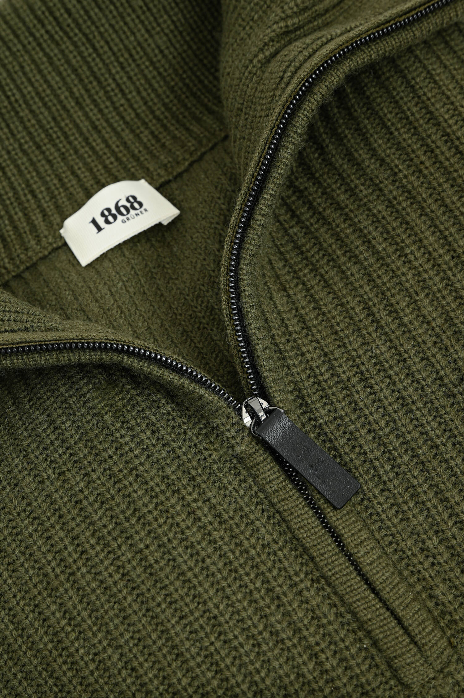 Grobstrick Troyer in Oliv