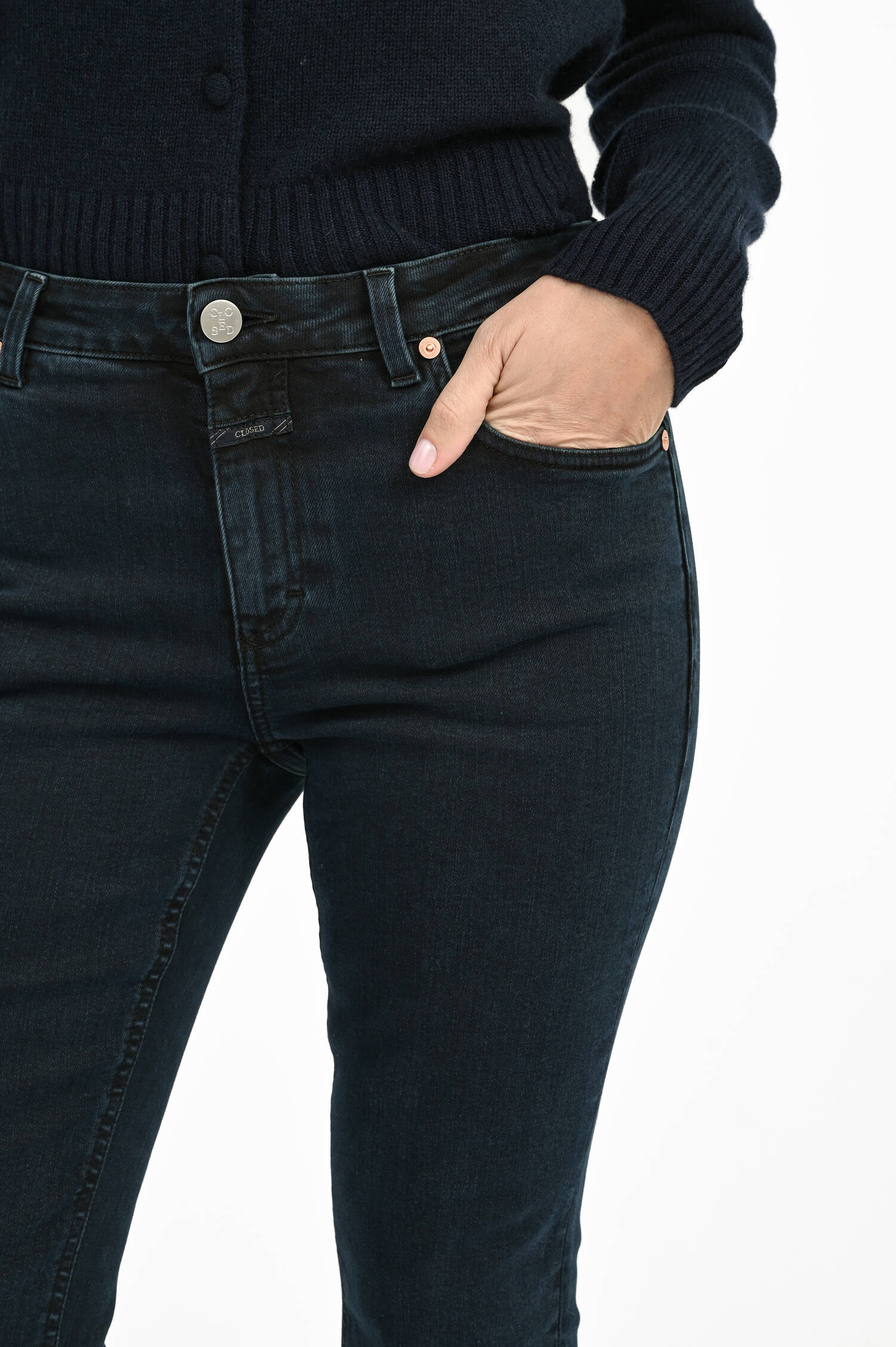 Flared Jeans JOVANNA in Schwarzblau Flared Jeans JOVANNA in Schwarzblau