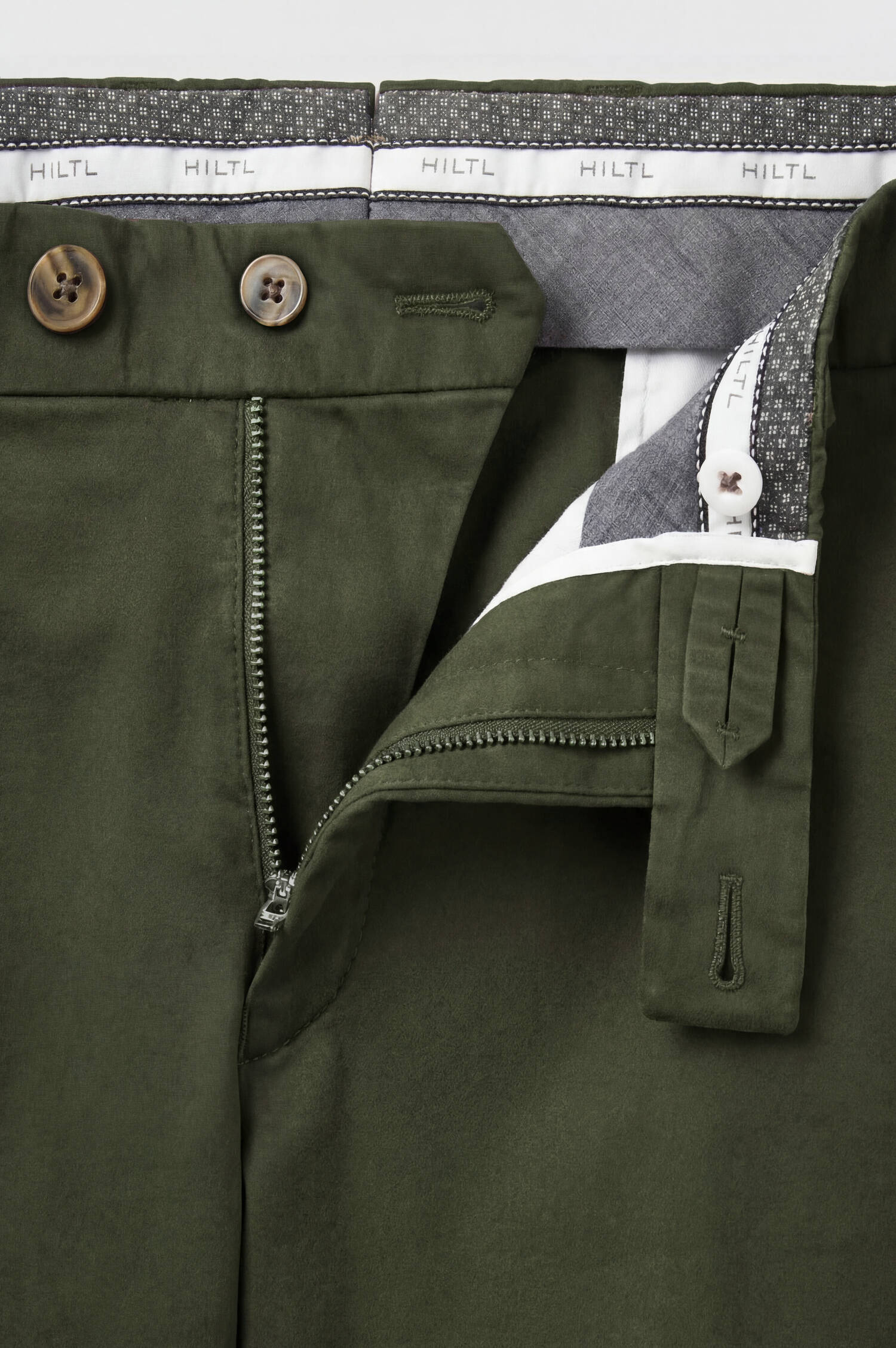 Slim-Fit Chino TILO in Oliv Slim-Fit Chino TILO in Oliv
