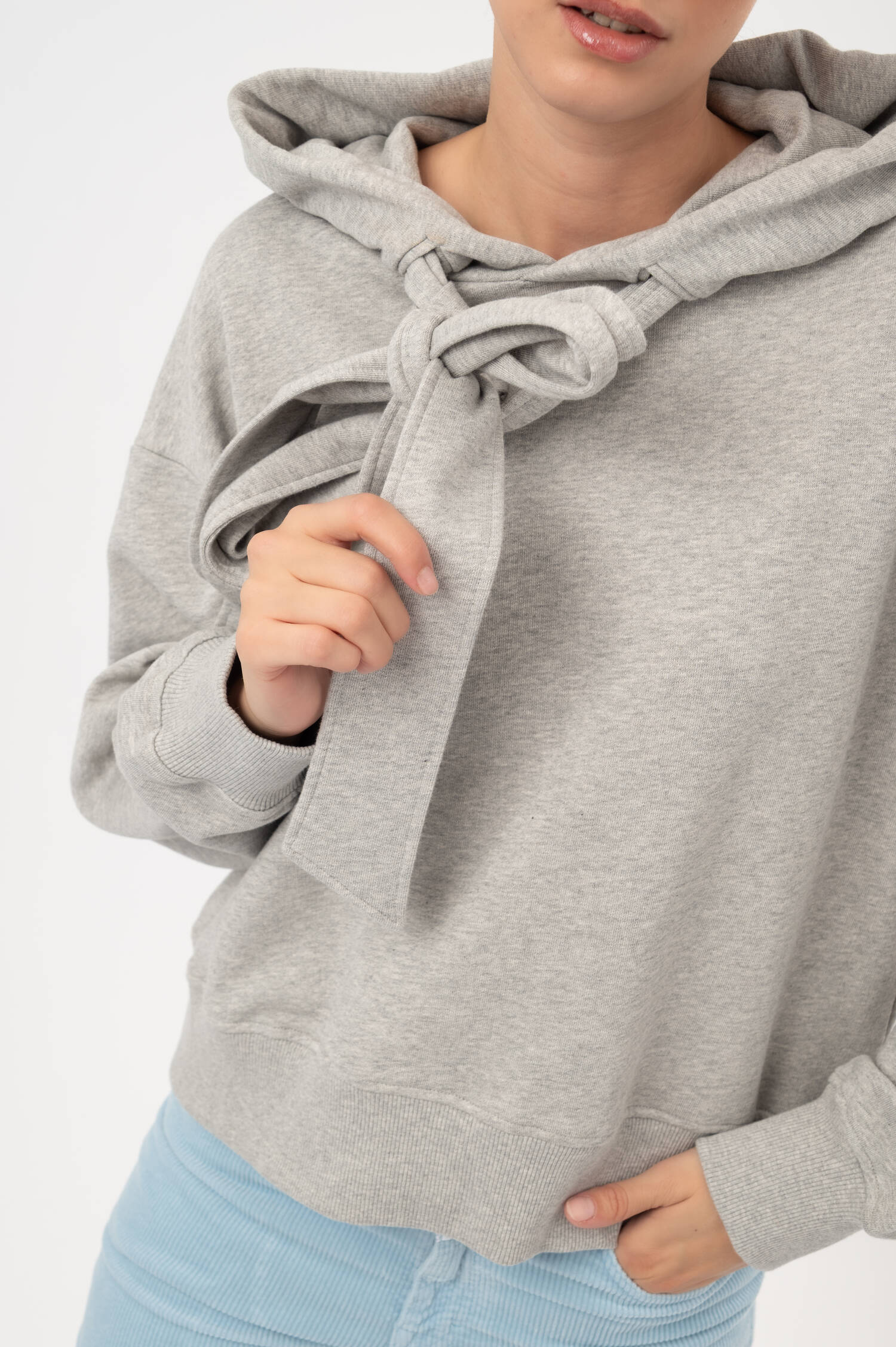 Hoodie mit Schleife in Grau meliert