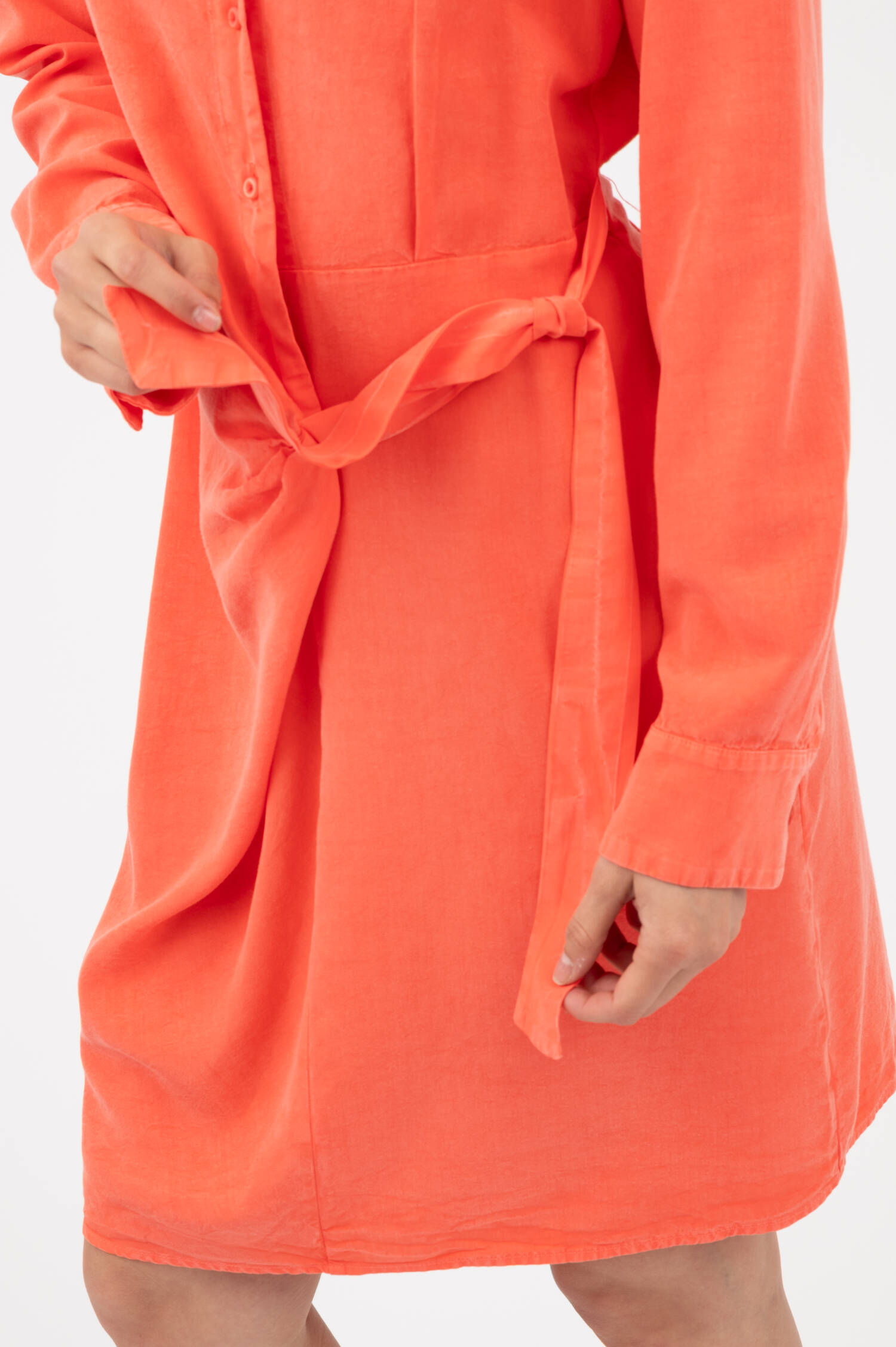 Kleid aus Tencel in Koralle
