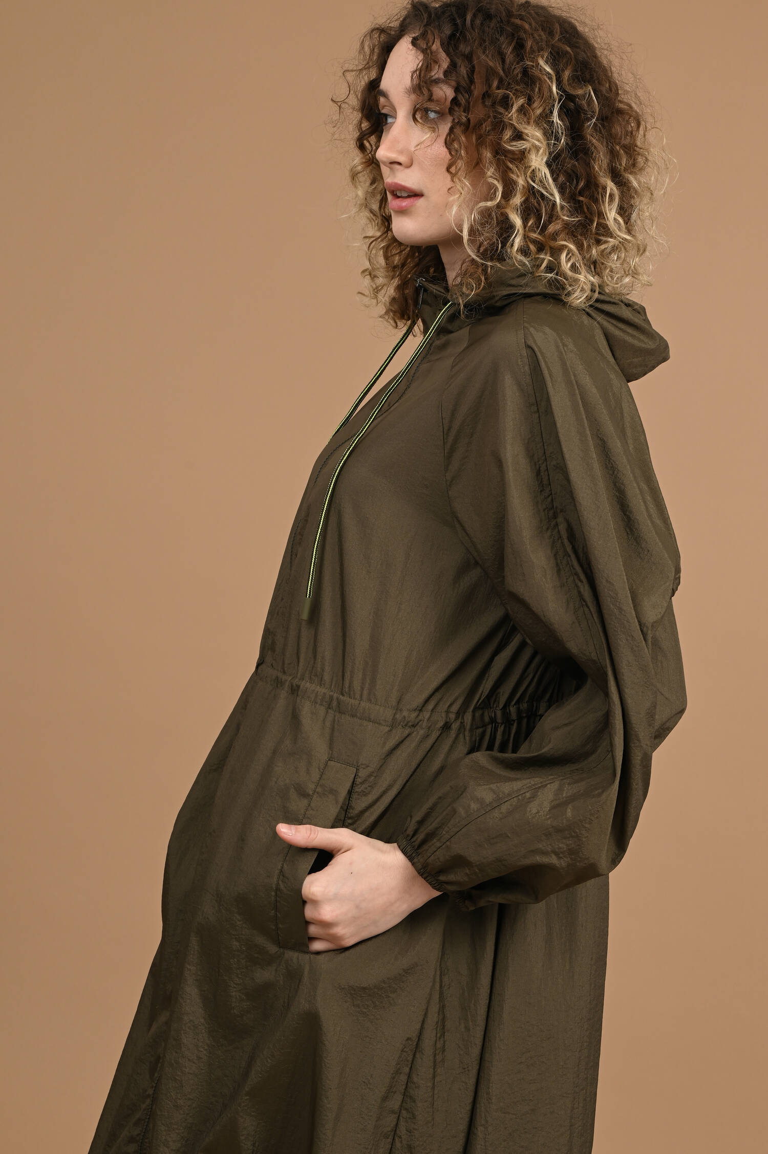 Parka Regenjacke in Verde-Militare-Grün